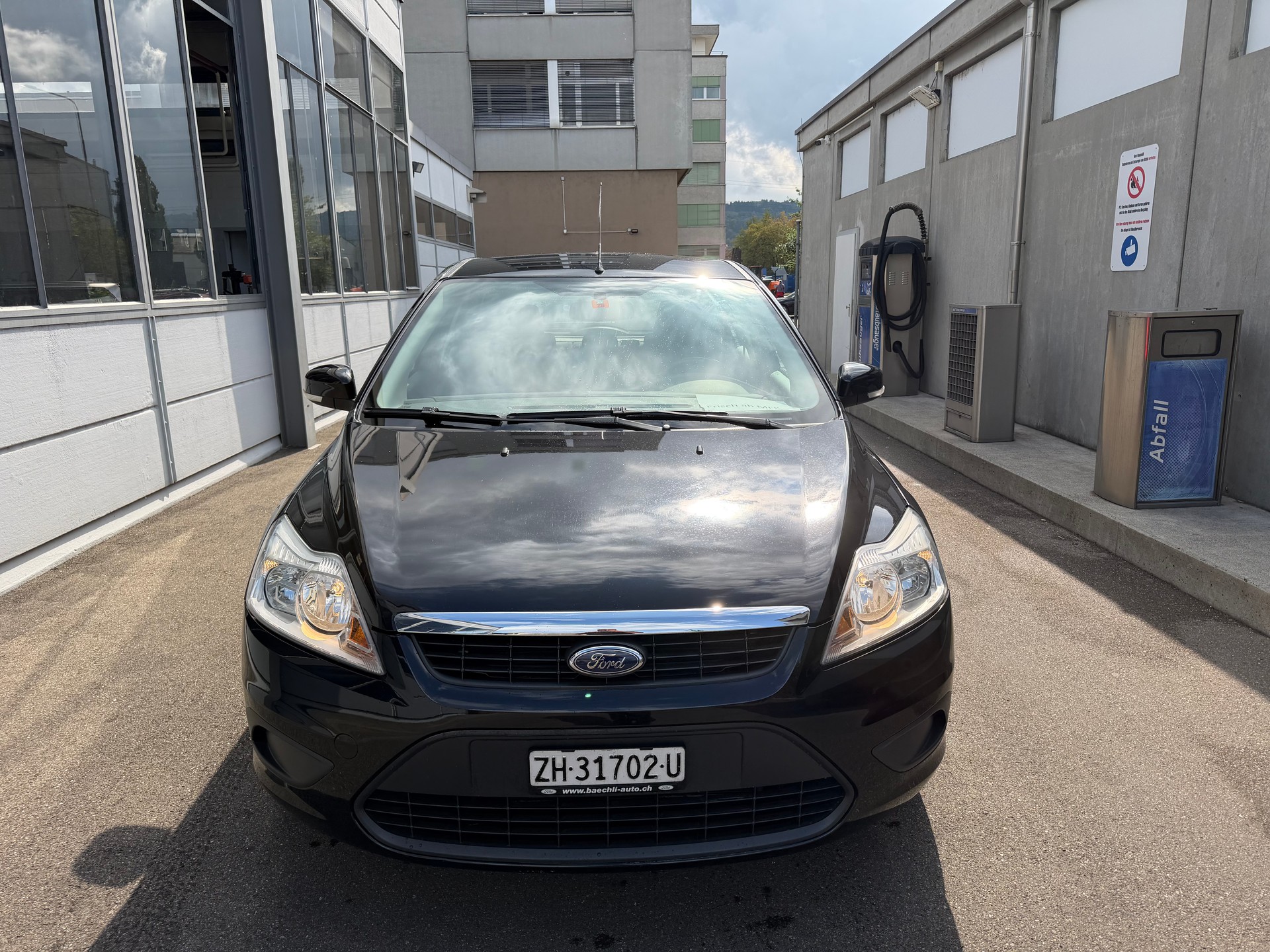 FORD Focus 2.0i Titanium Automatic-image-1