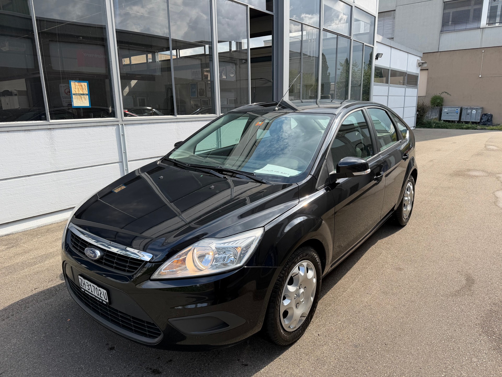 FORD Focus 2.0i Titanium Automatic-image-0