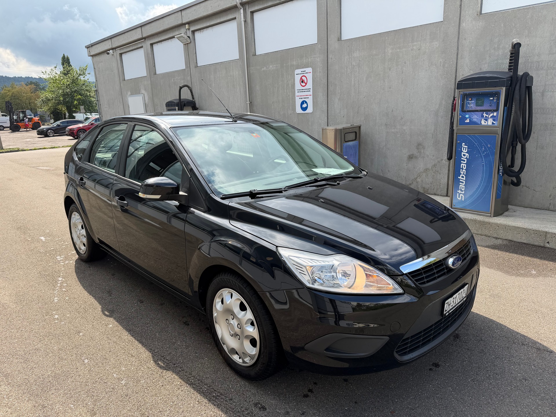 FORD Focus 2.0i Titanium Automatic-image-2