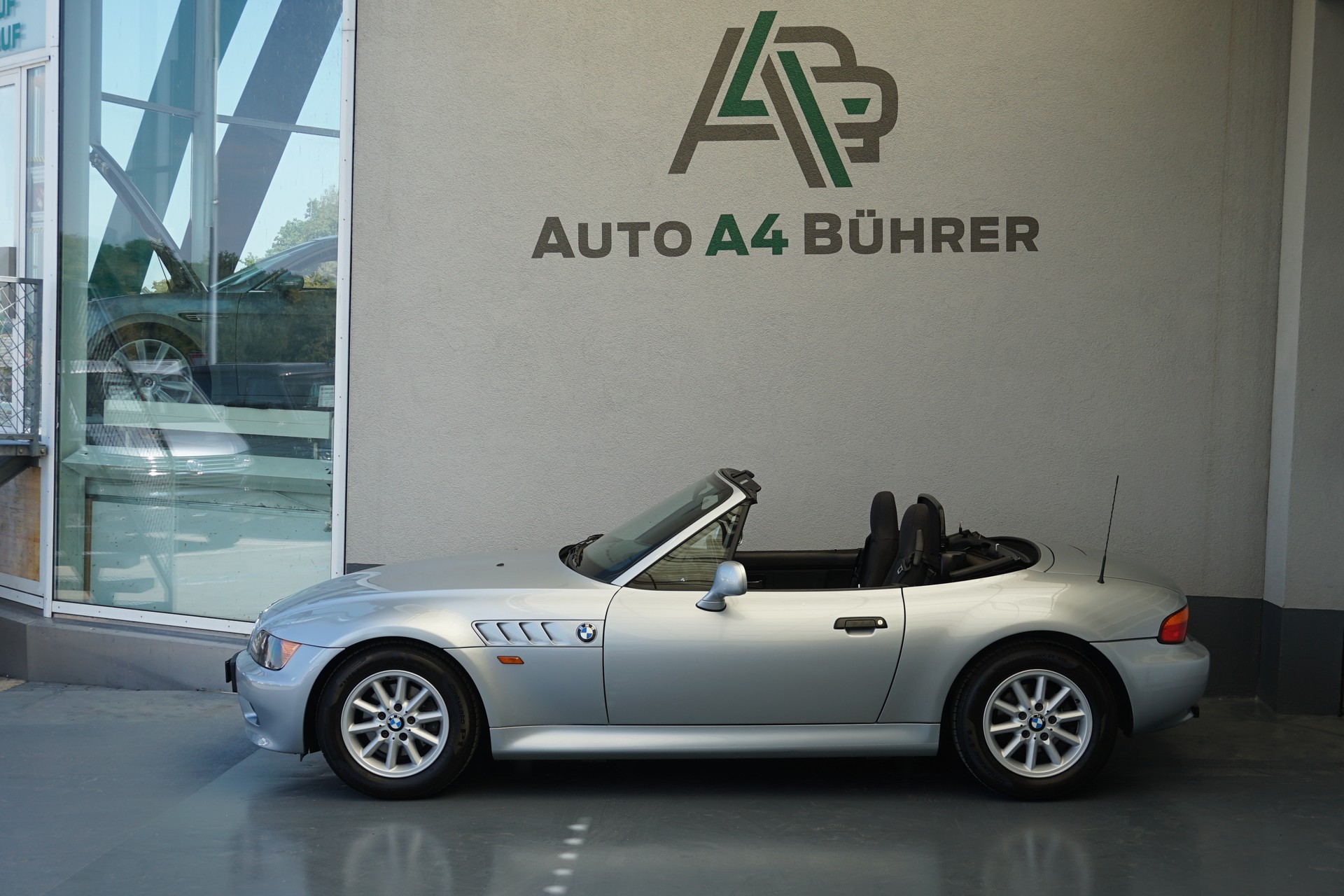BMW Z3 1.9i Roadster Handschalter !! sehr gepflegt!!-image-1