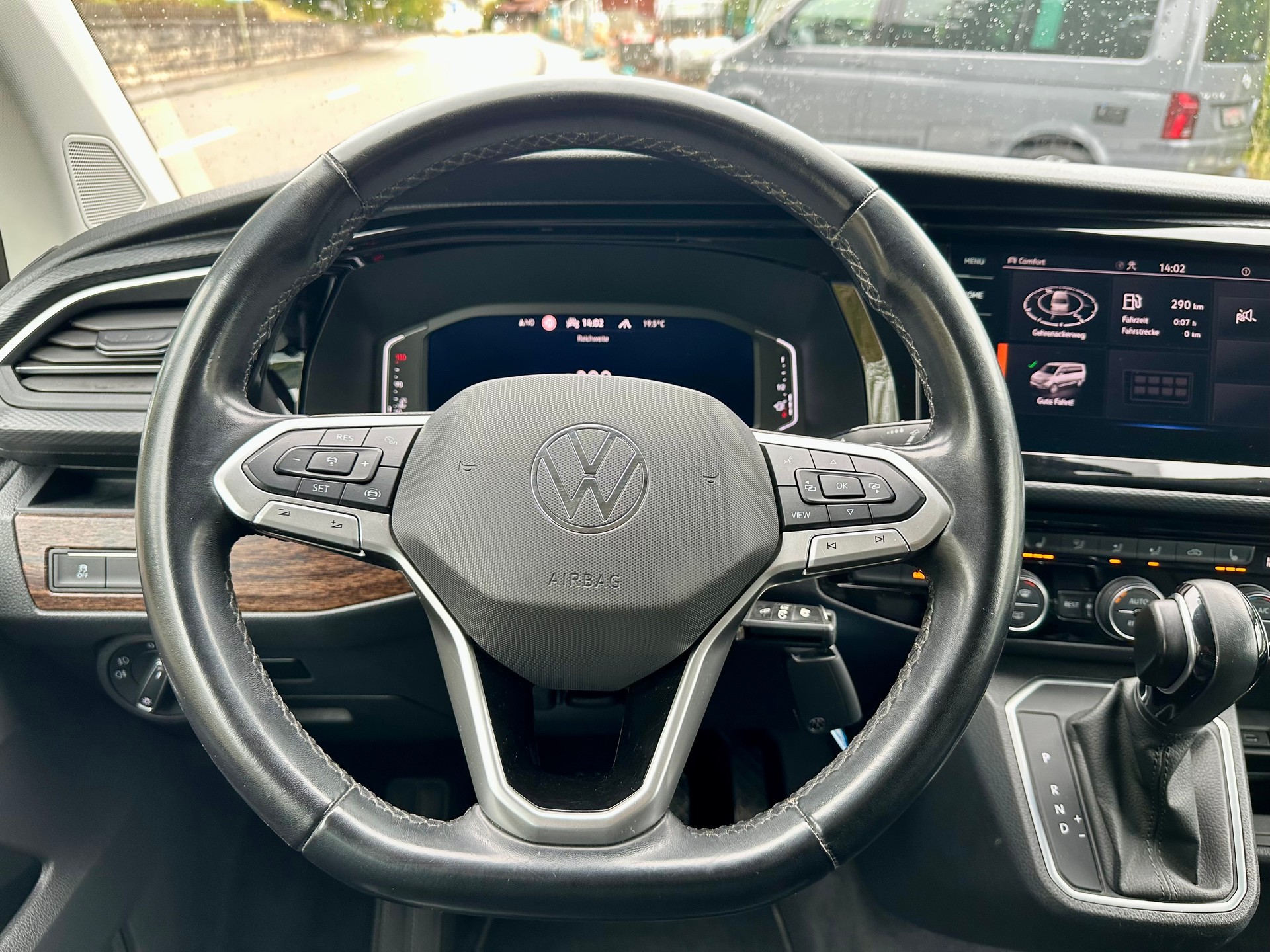 VW T6.1 Multivan 2.0 TDI Highline Liberty 4Motion DSG-image-14