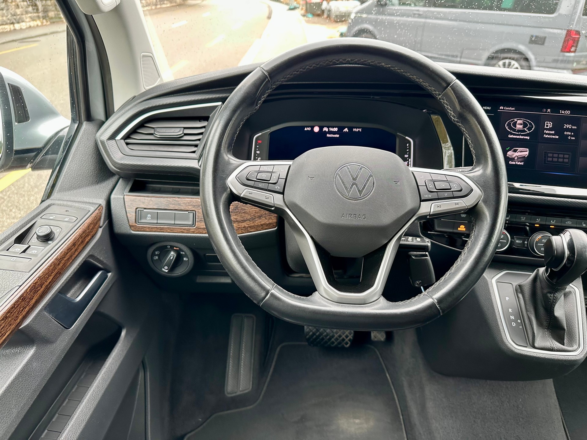 VW T6.1 Multivan 2.0 TDI Highline Liberty 4Motion DSG-image-12