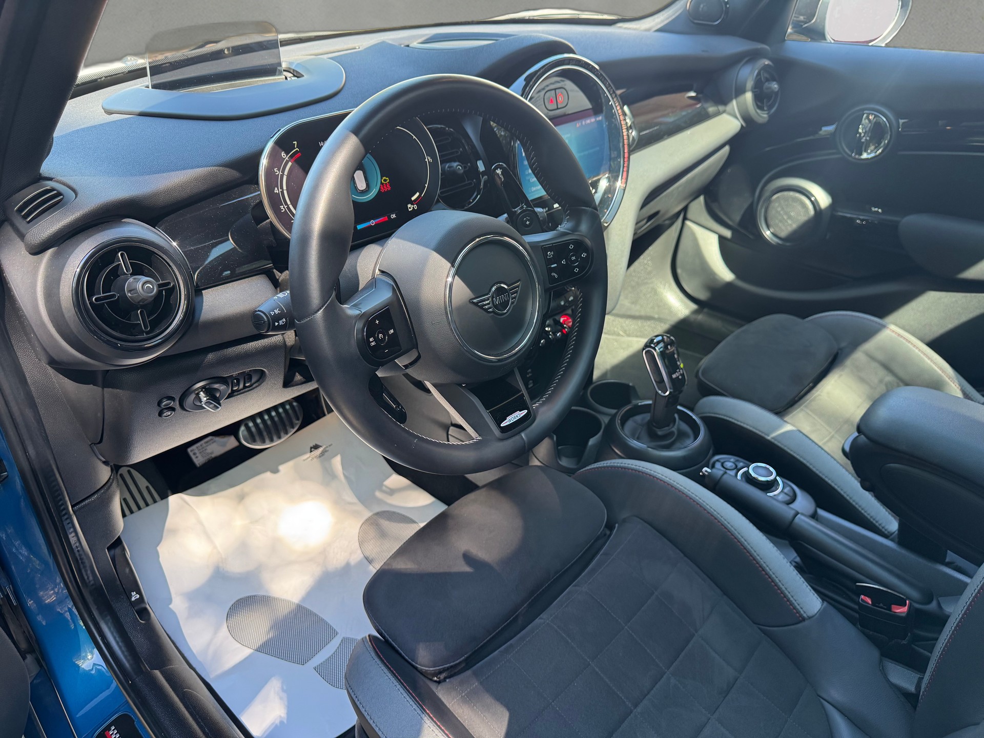 MINI Cooper S Trafalgar Edition Steptronic DKG-image-9