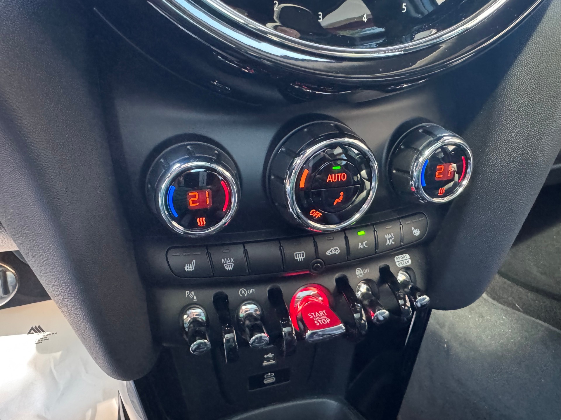 MINI Cooper S Trafalgar Edition Steptronic DKG-image-14