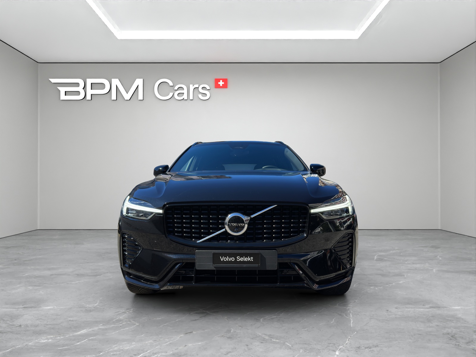 VOLVO XC60 2.0 B5 MH Plus Dark AWD-image-1