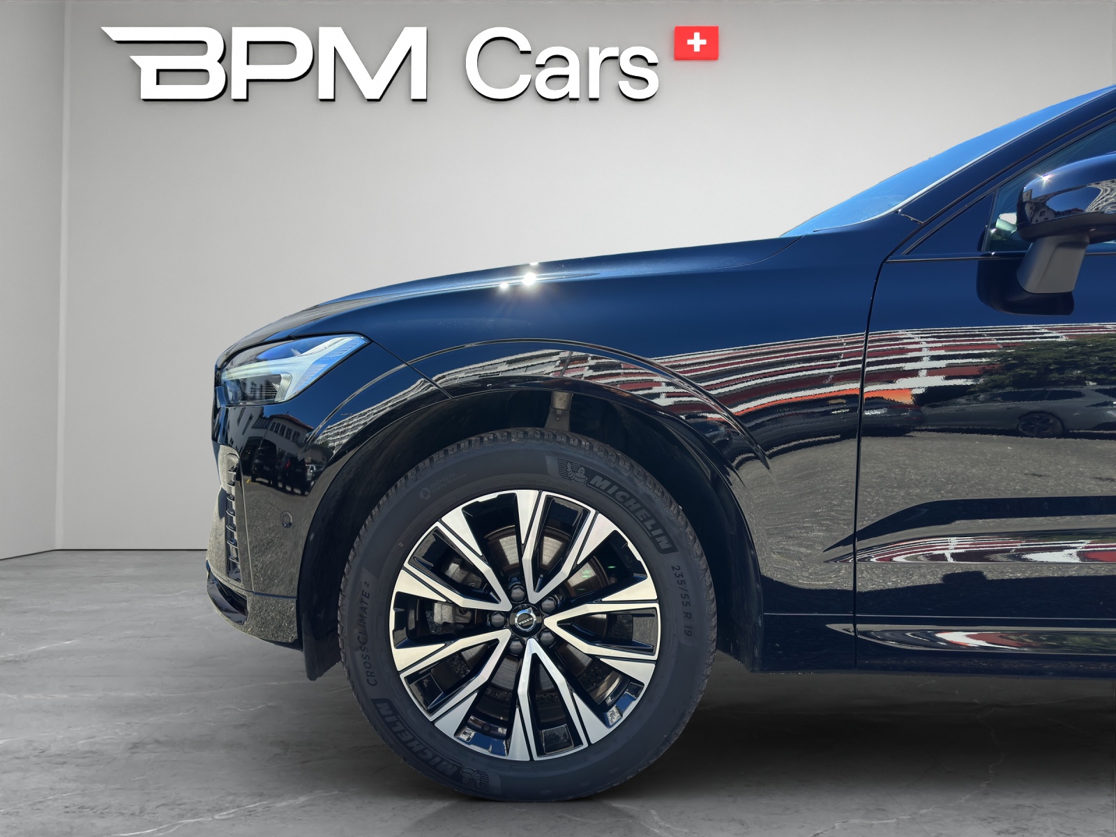 VOLVO XC60 2.0 B5 MH Plus Dark AWD-image-6