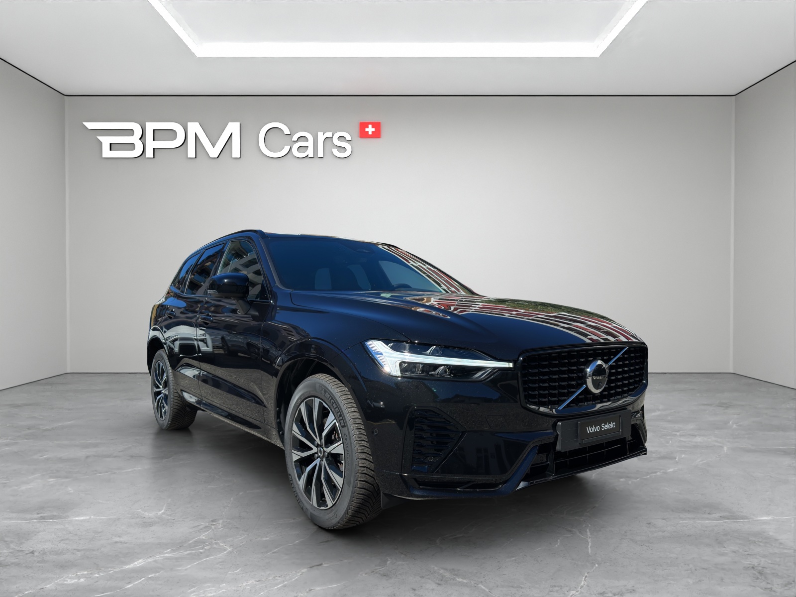 VOLVO XC60 2.0 B5 MH Plus Dark AWD-image-4