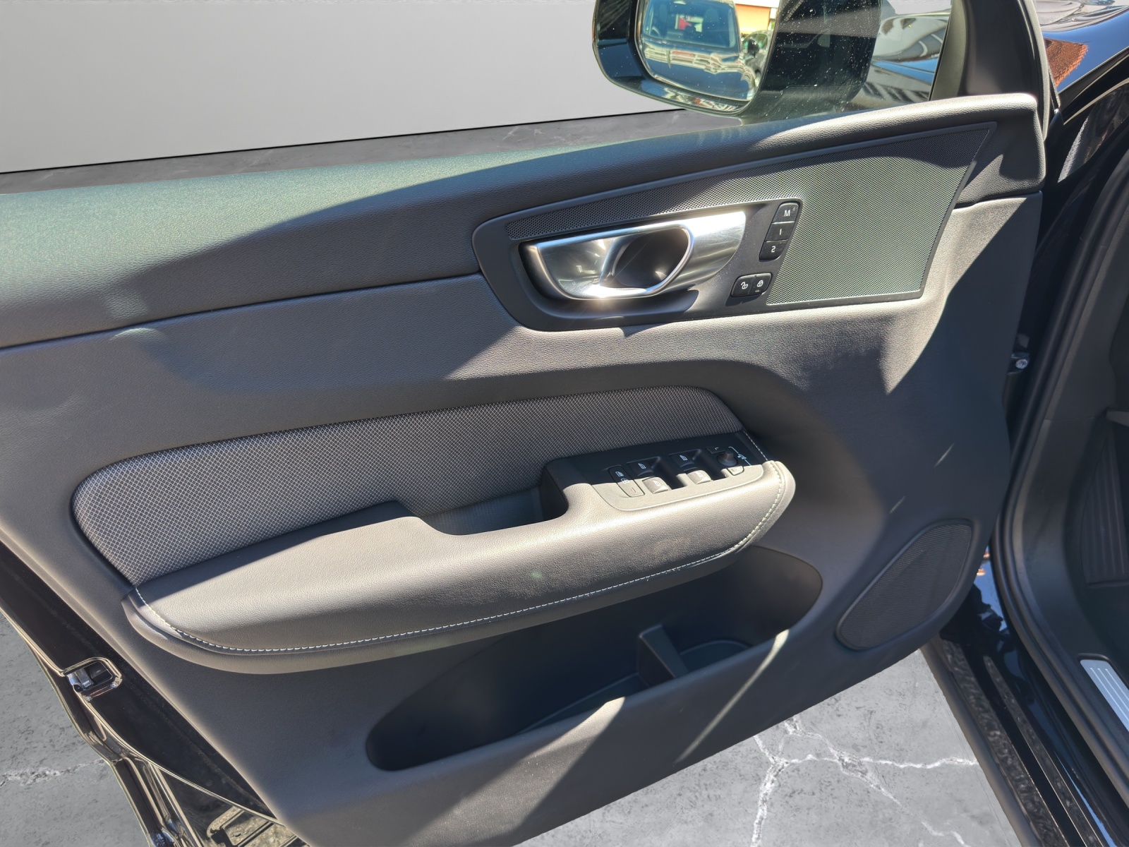 Image VOLVO XC60 XC60 2.0 B5 MH Plus Dark AWD
