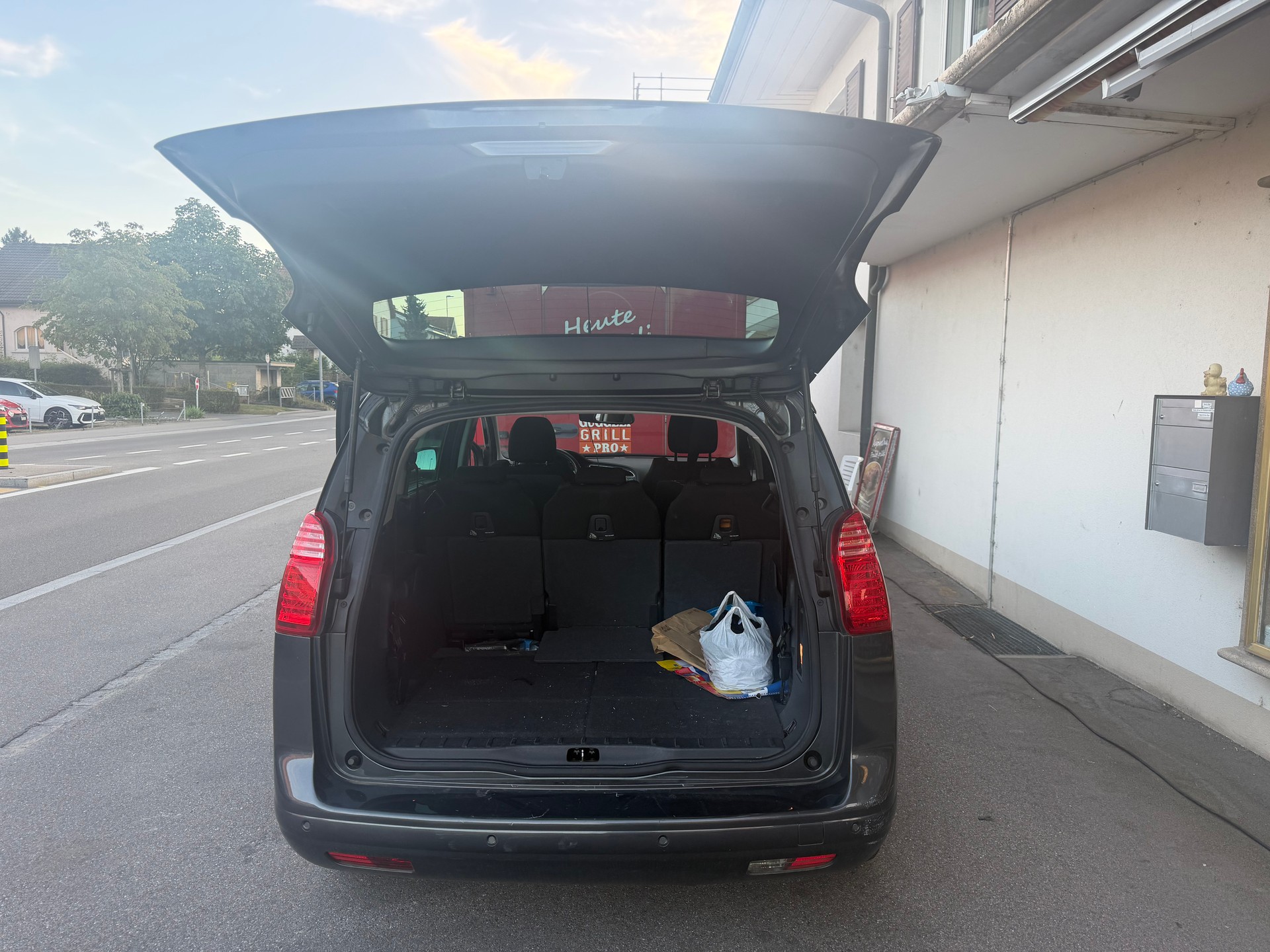 PEUGEOT 5008 2.0 HDI Sport Pack Automatic-image-6