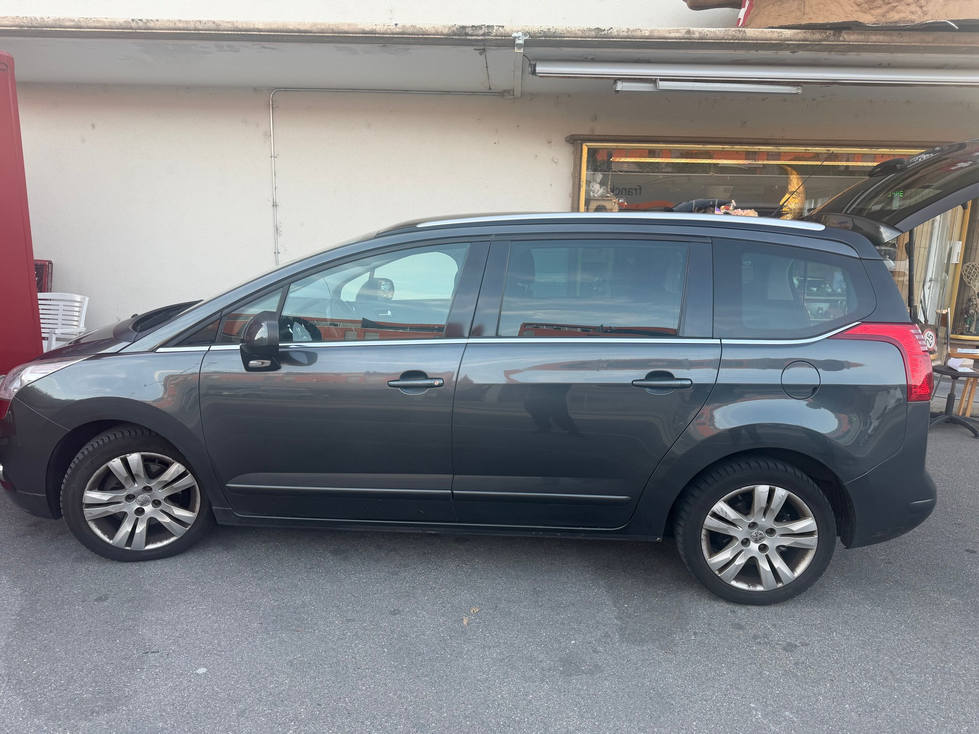 PEUGEOT 5008 2.0 HDI Sport Pack Automatic-image-7