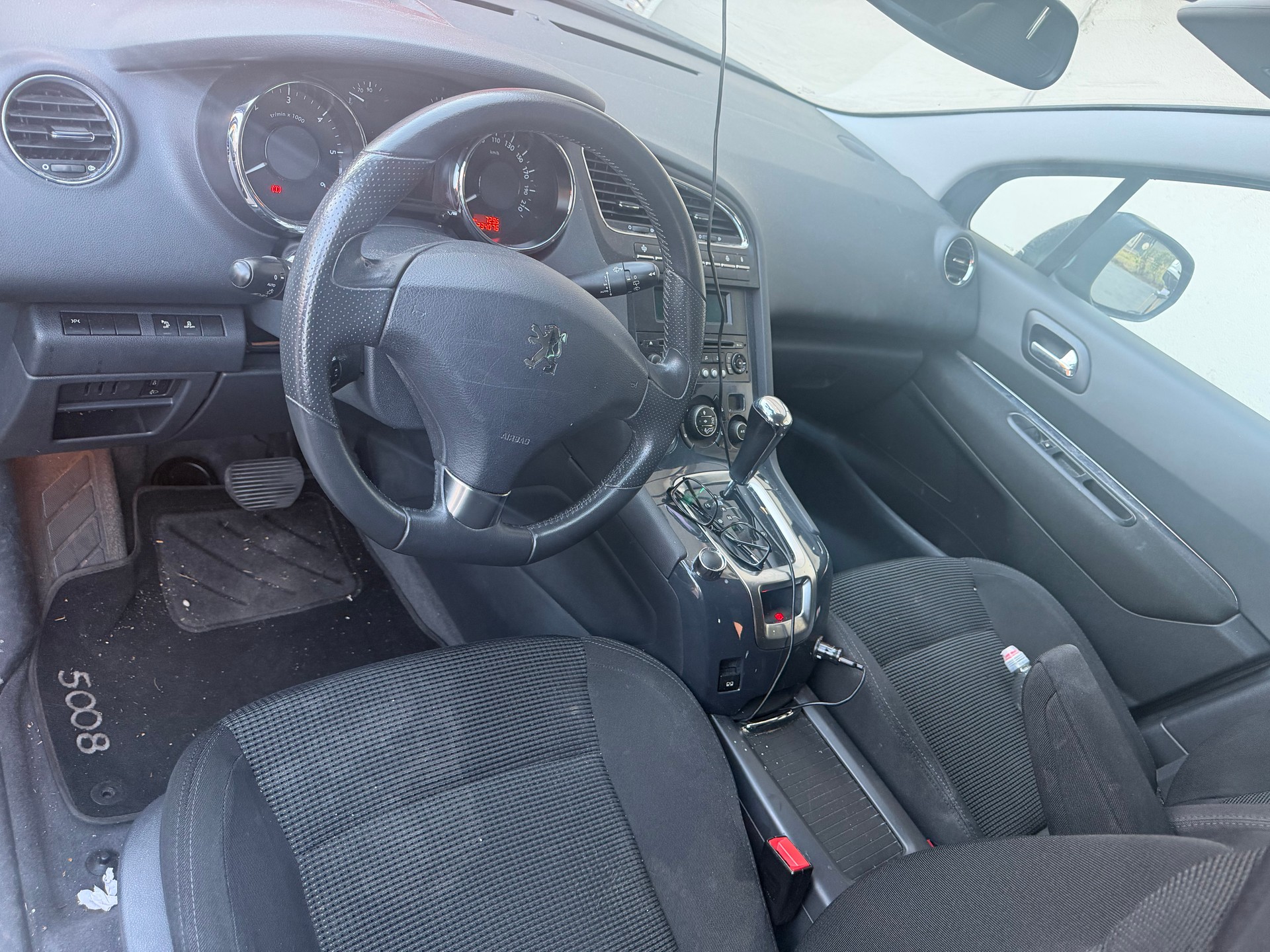 PEUGEOT 5008 2.0 HDI Sport Pack Automatic-image-5