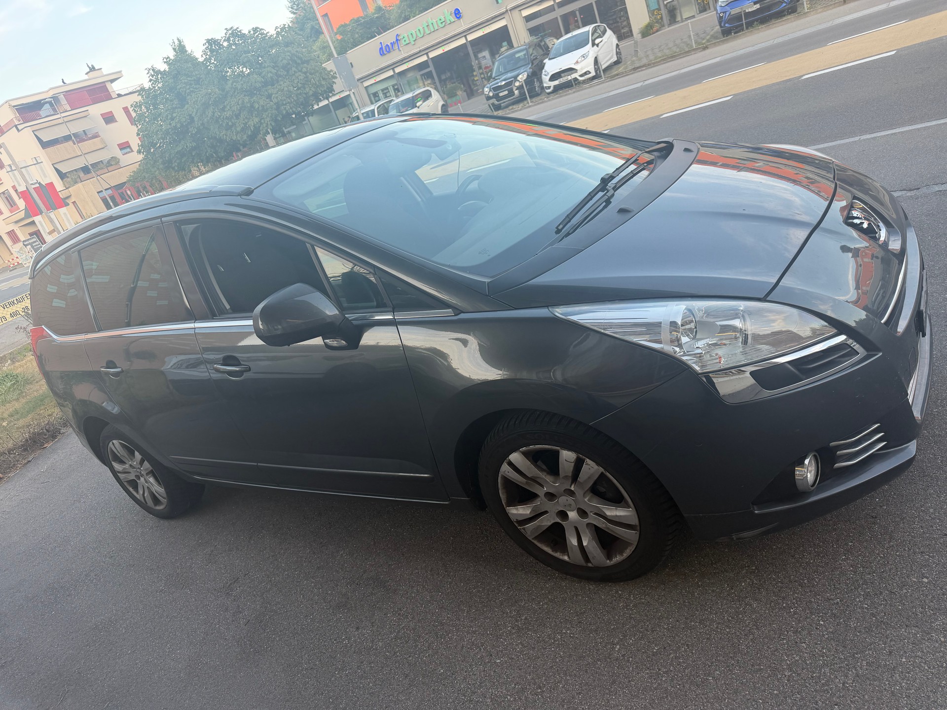 PEUGEOT 5008 2.0 HDI Sport Pack Automatic-image-3