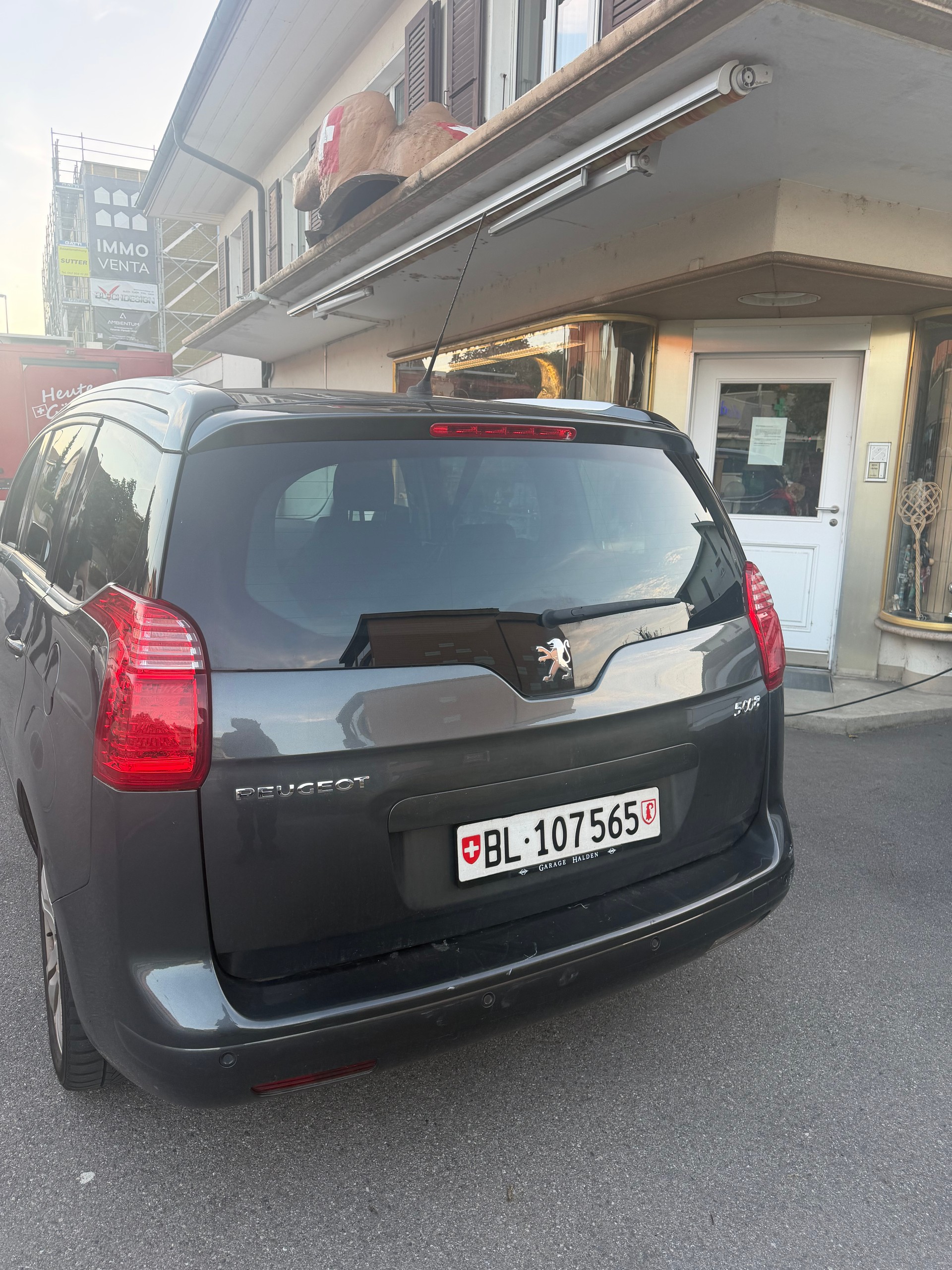 PEUGEOT 5008 2.0 HDI Sport Pack Automatic-image-8