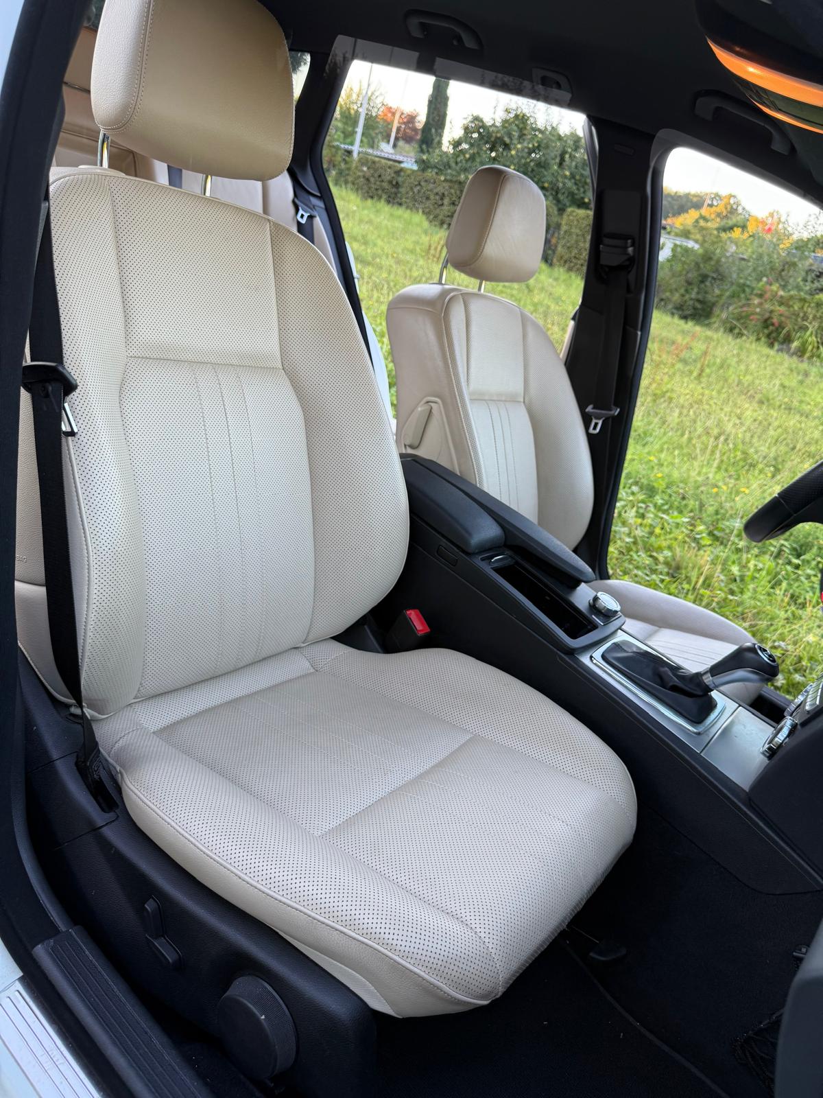MERCEDES-BENZ C 250 CDI AMG Avantgarde 4Matic 7G-Tronic-image-16