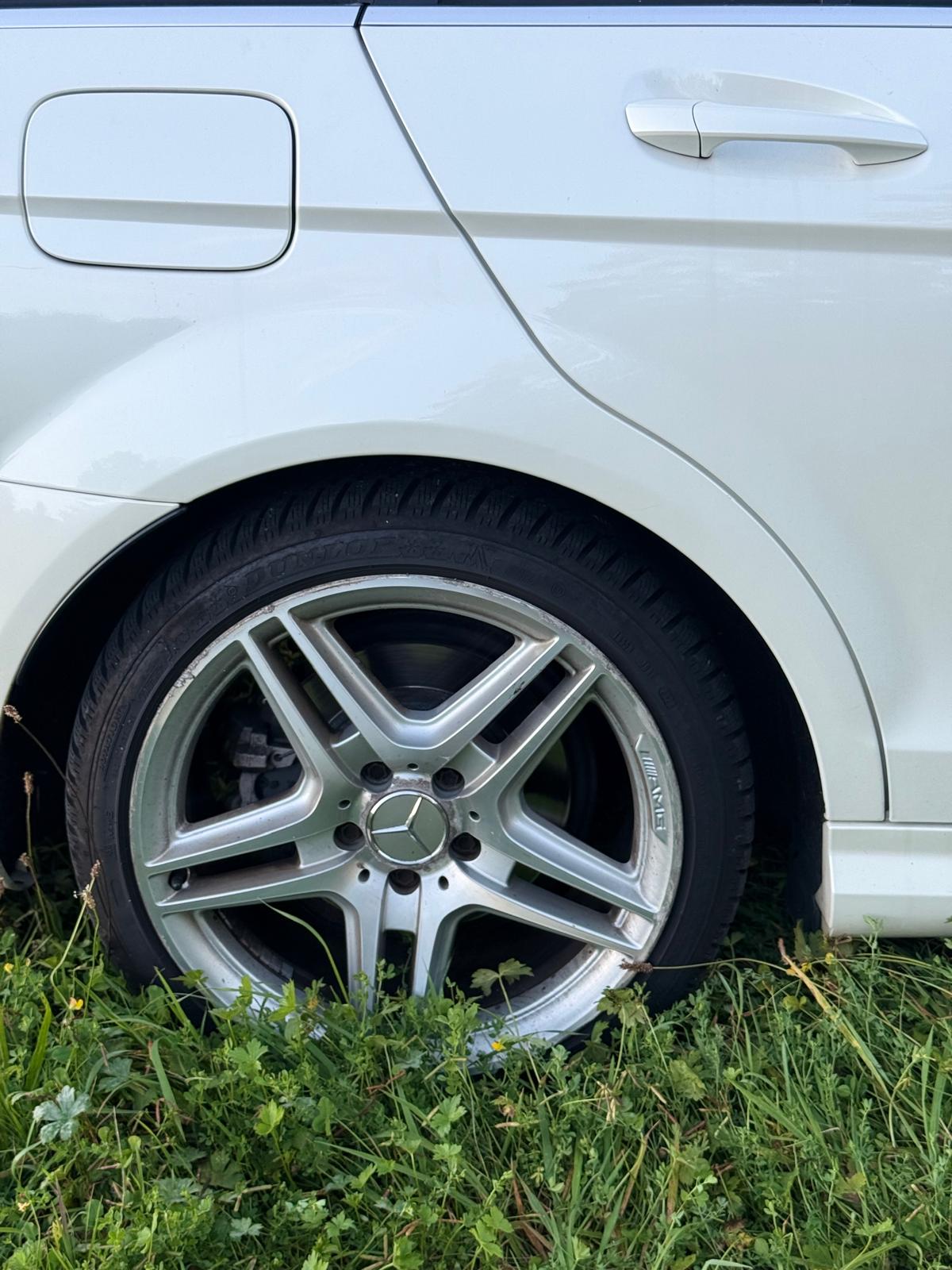 MERCEDES-BENZ C 250 CDI AMG Avantgarde 4Matic 7G-Tronic-image-13