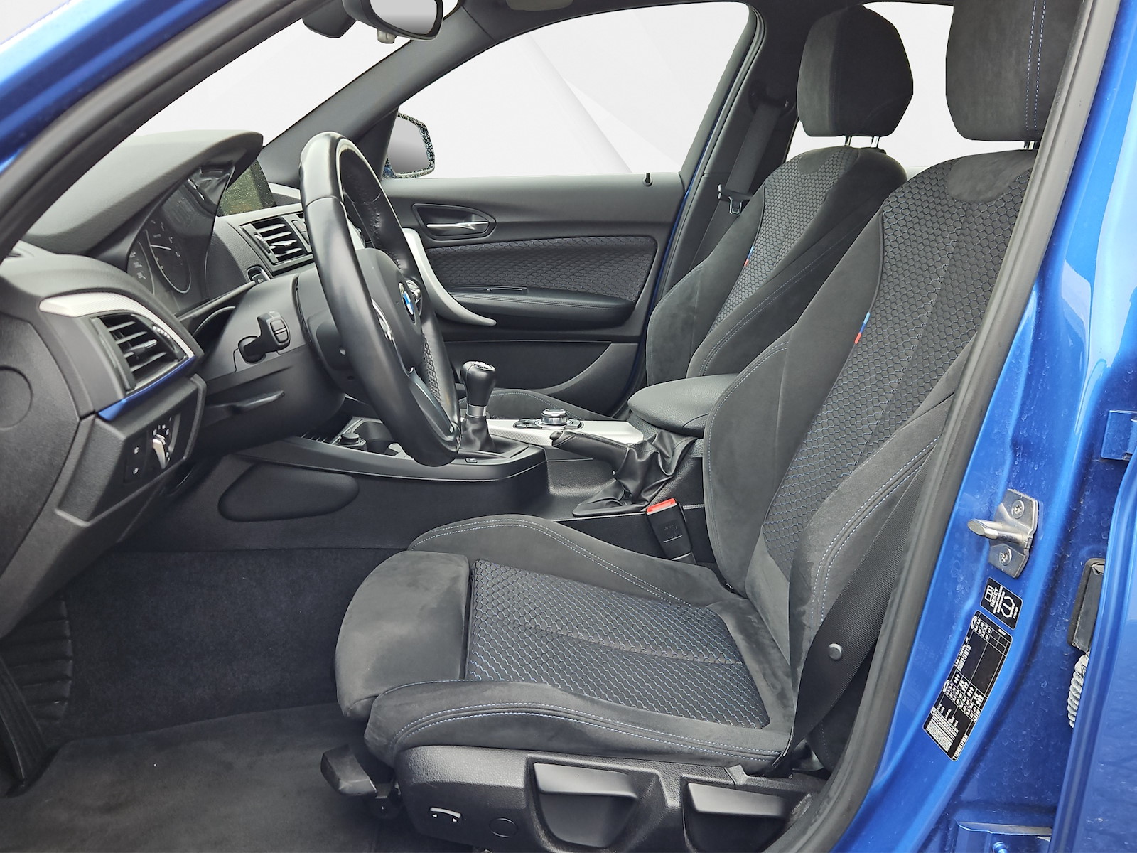 BMW 116i-image-8