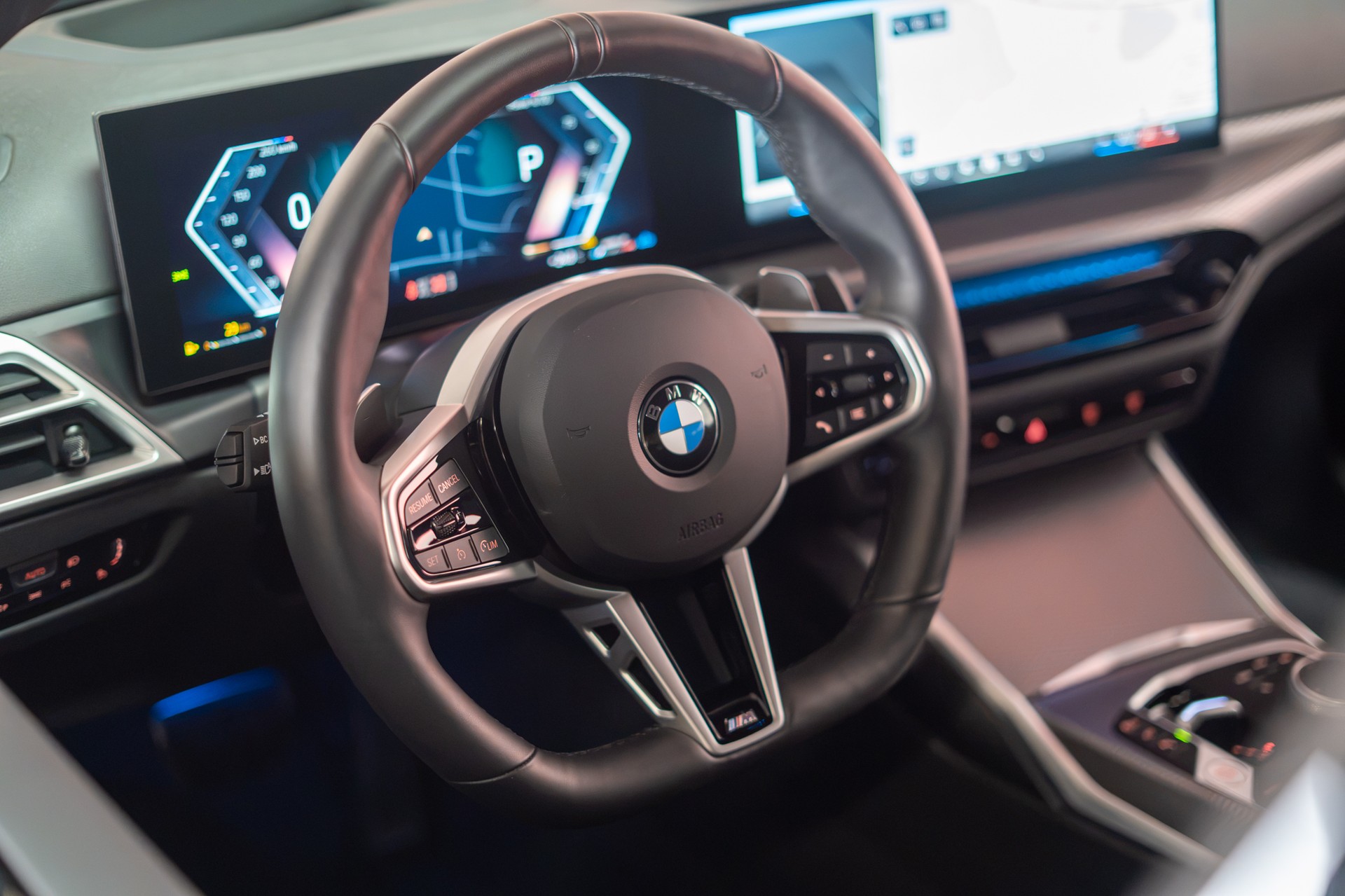 BMW 330d xDrive SAG / LCI / 360°Kamera / Ambientebeleuchtung-image-10