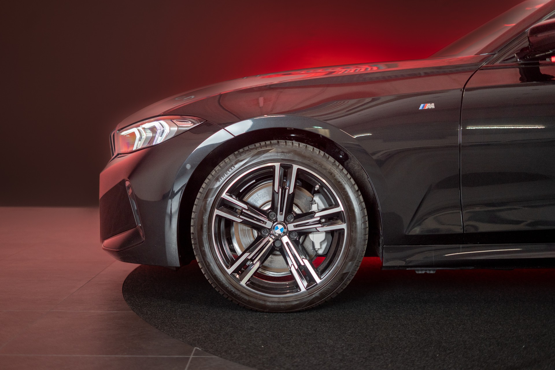 BMW 330d xDrive SAG / LCI / 360°Kamera / Ambientebeleuchtung-image-31
