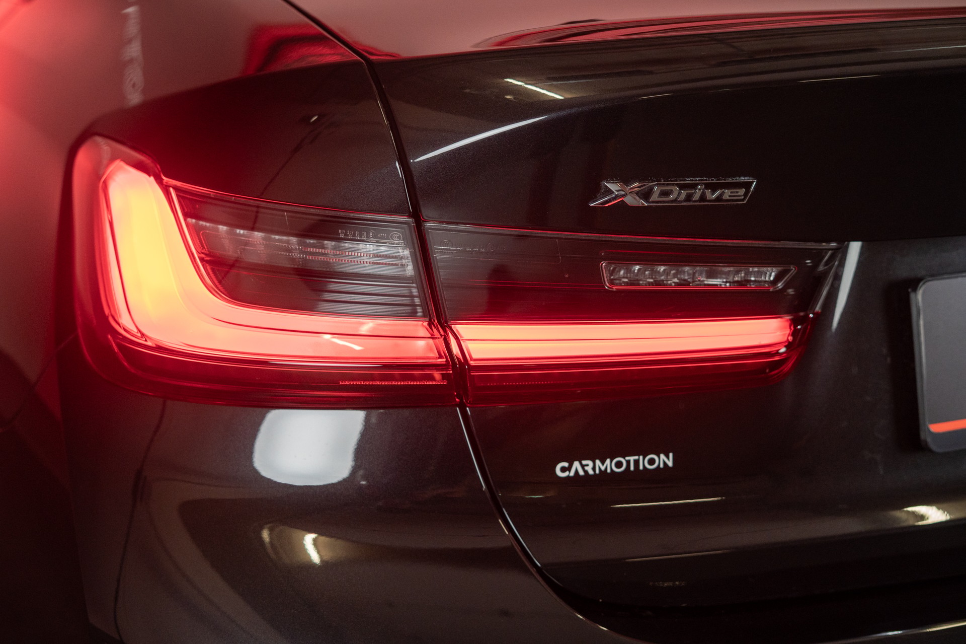 BMW 330d xDrive SAG / LCI / 360°Kamera / Ambientebeleuchtung-image-7