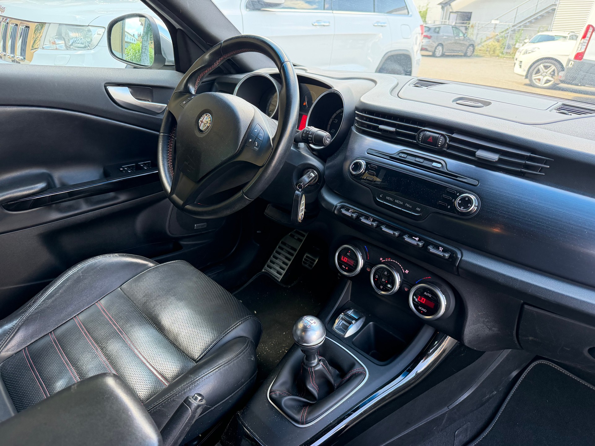 ALFA ROMEO Giulietta 1750 TBi Quadrifoglio Verde-image-13
