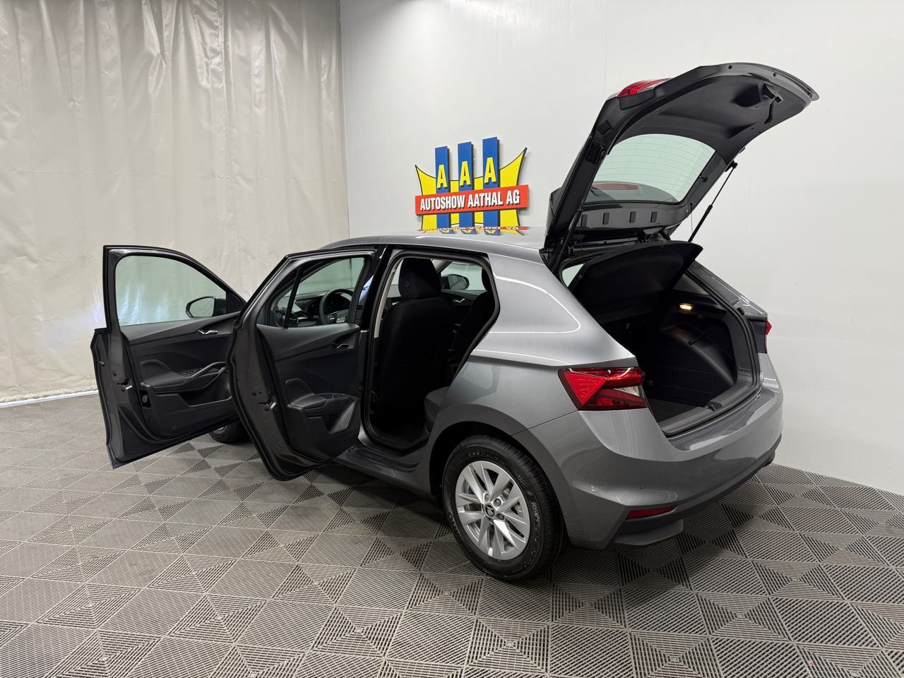 SKODA Fabia 1.0 TSI Selection DSG-image-10