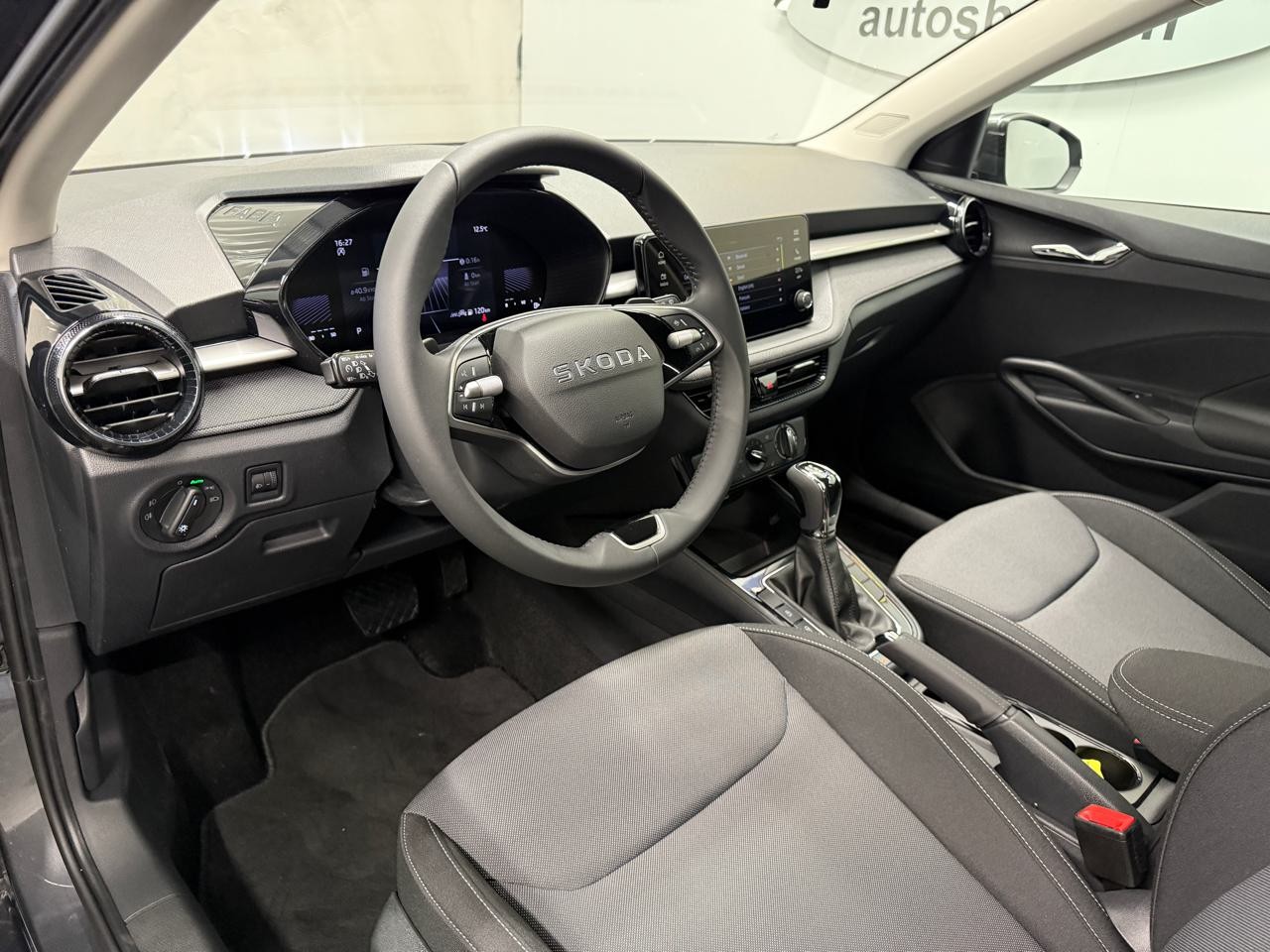 SKODA Fabia 1.0 TSI Selection DSG-image-2