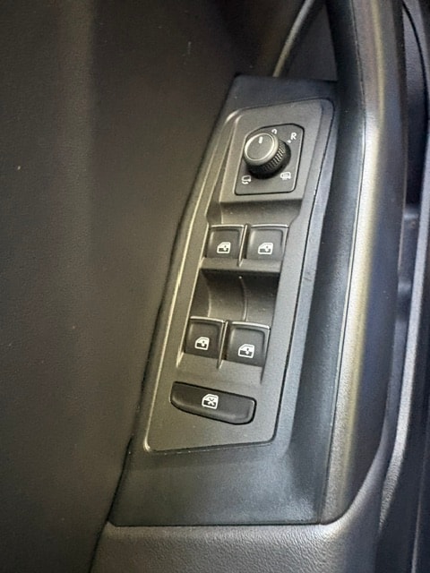 VW T-Roc 2.0 TSI R DSG 4Motion-image-25