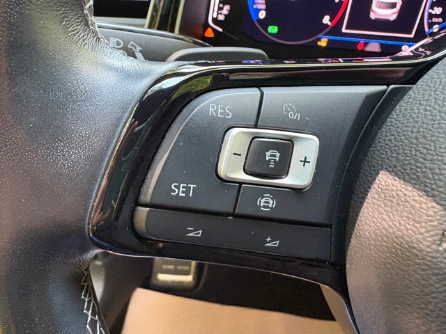 VW T-Roc 2.0 TSI R DSG 4Motion-image-23