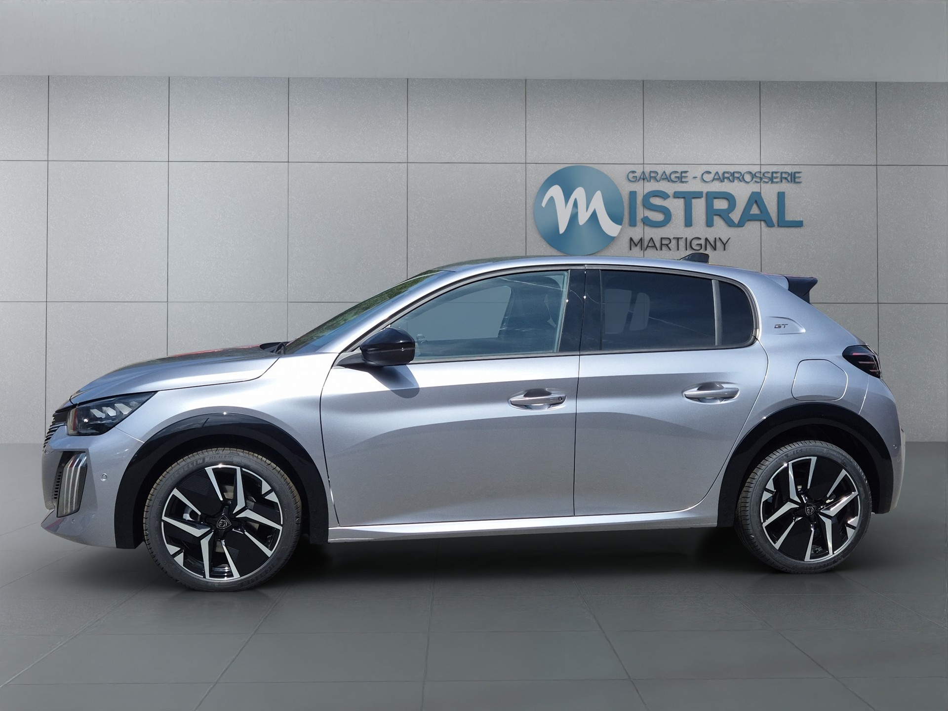 PEUGEOT 208 1.2 Hybrid 145 GT Exclusive-image-1