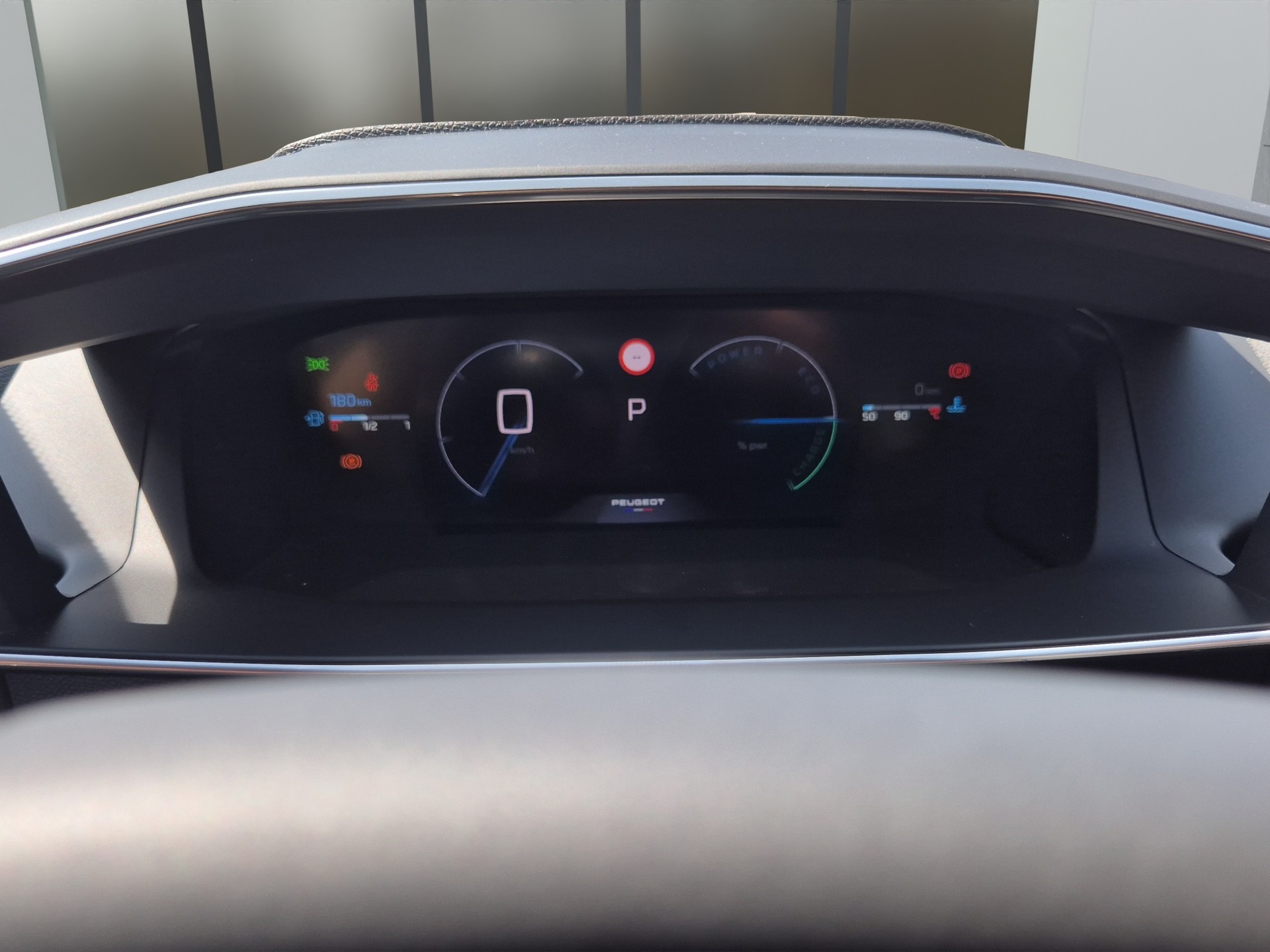 PEUGEOT 208 1.2 Hybrid 145 GT Exclusive-image-10