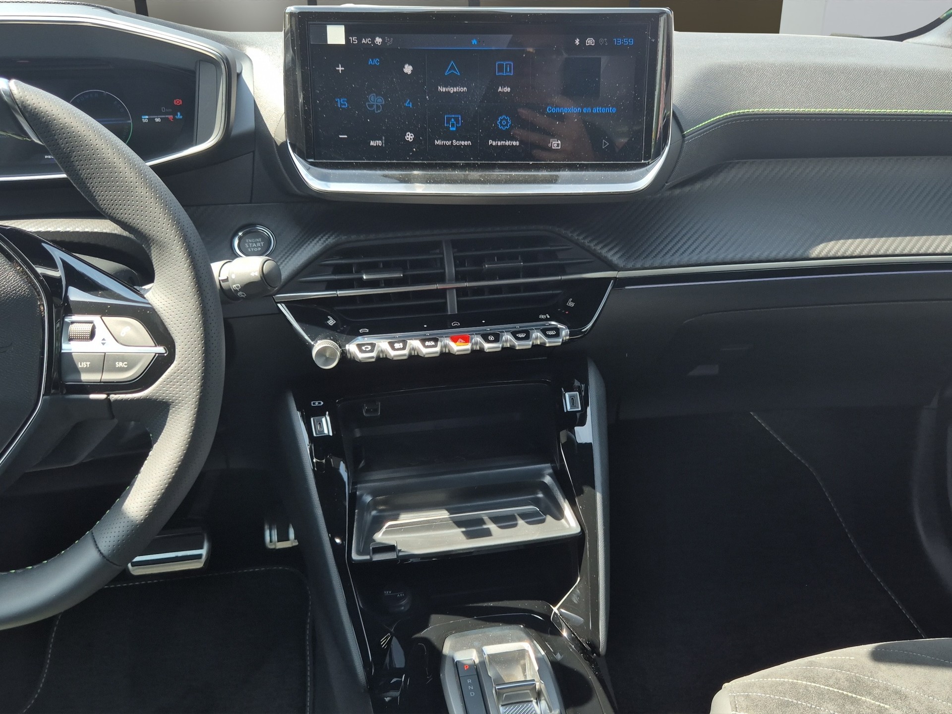 PEUGEOT 208 1.2 Hybrid 145 GT Exclusive-image-14