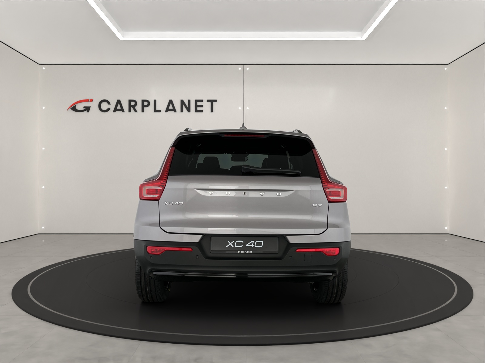VOLVO XC40 2.0 B3 MH Plus Dark-image-4