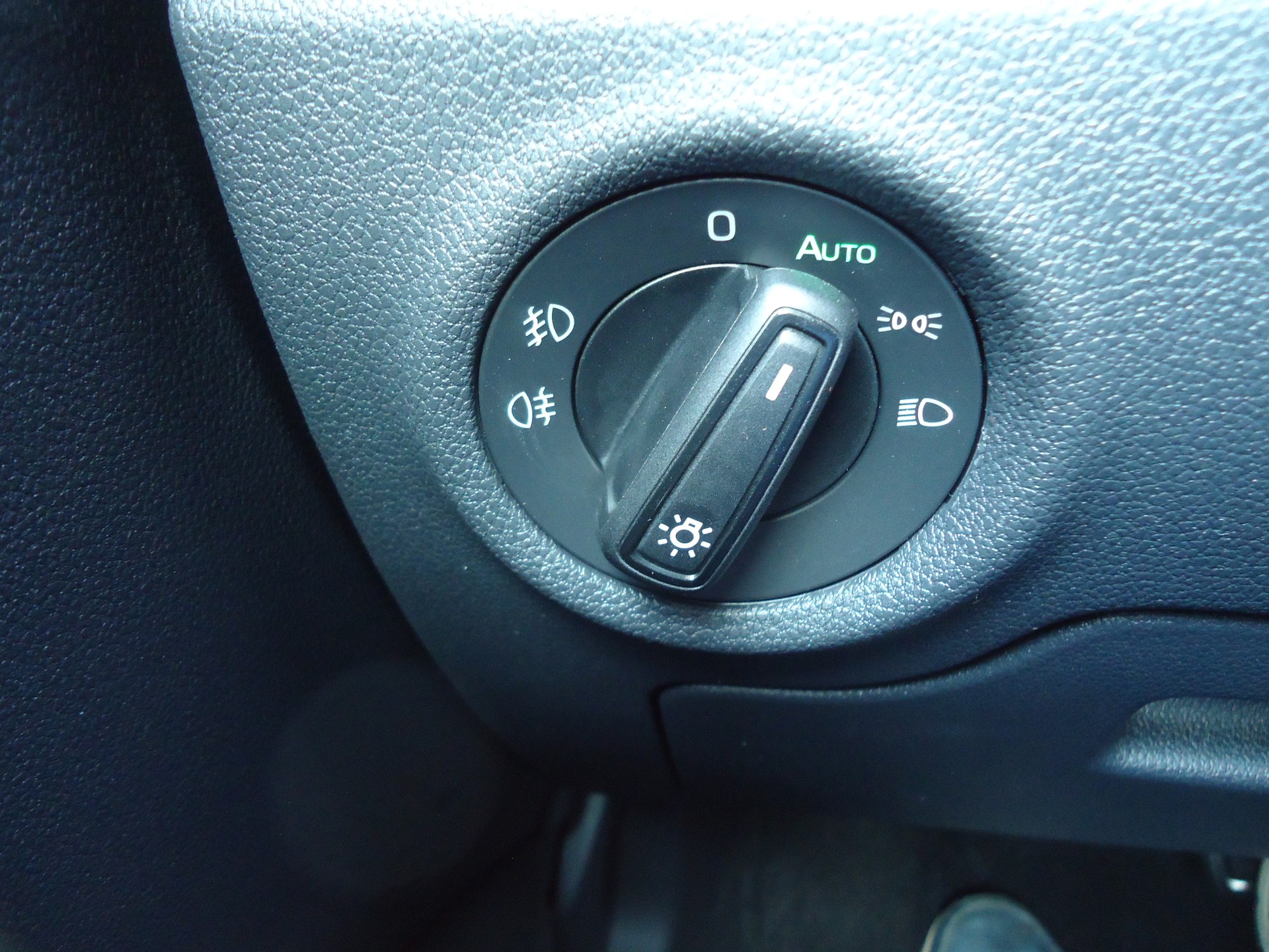 SKODA Fabia 1.5 TSI 130 DSG-image-13