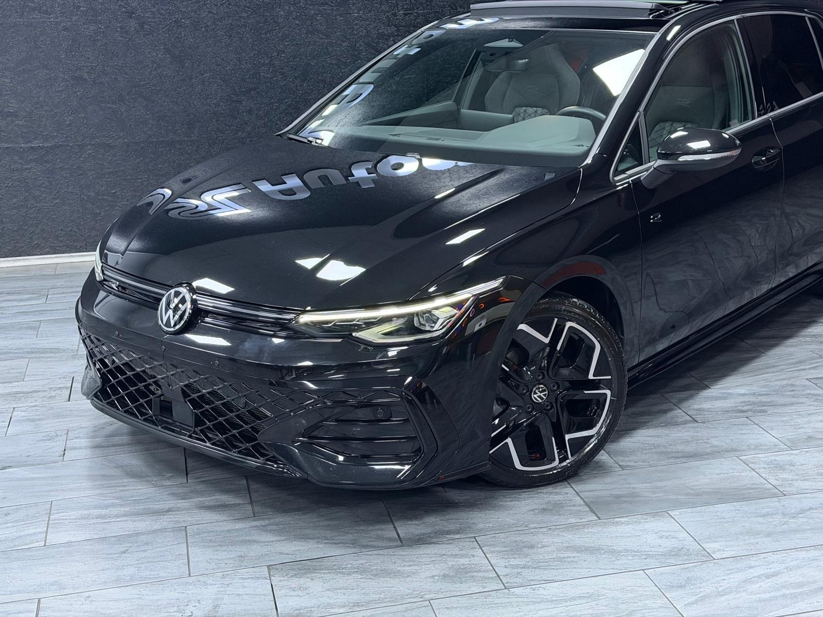VW Golf 8.5 Model 2.0 TDI R-Line DSG / Panoramadach / Leasing ab 399.--image-1