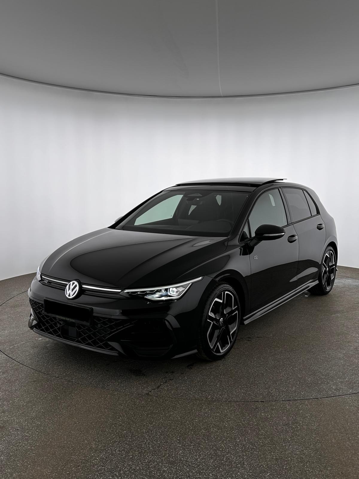 VW Golf 8.5 Model 2.0 TDI R-Line DSG / Panoramadach / Leasing ab 399.--image-0