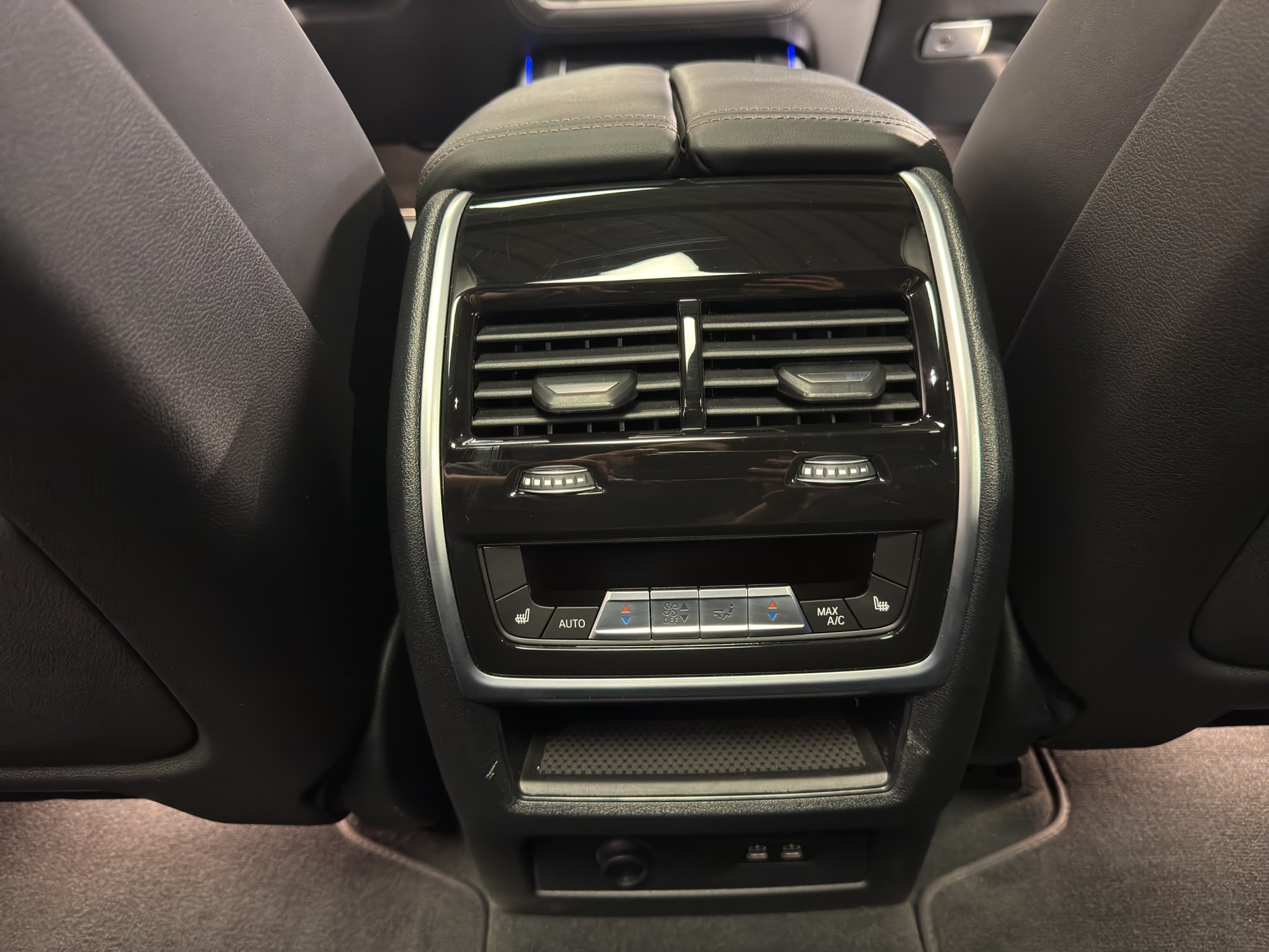 BMW X5 M60i xDrive M Sport-image-9