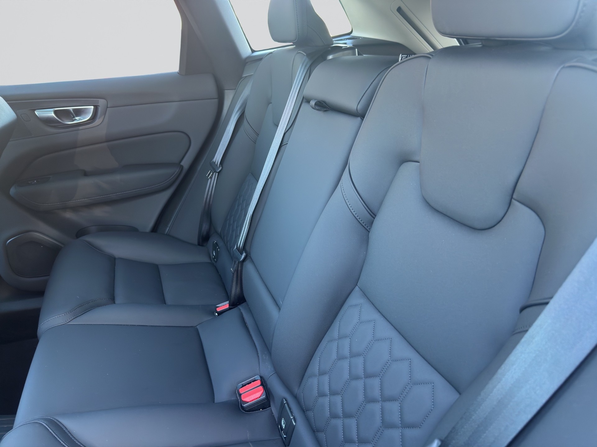 VOLVO XC60 T6 eAWD PluginHybrid Plus Dark Geartronic-image-10