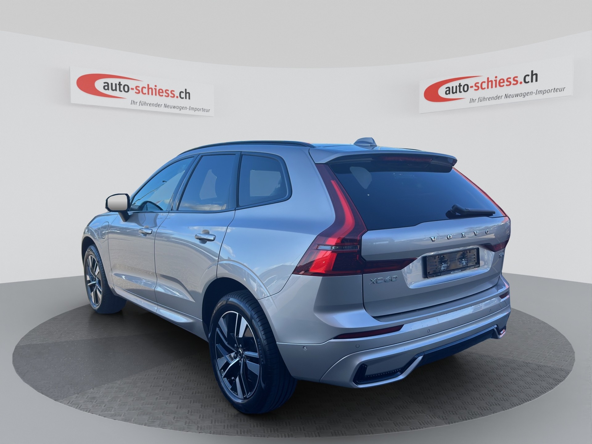 VOLVO XC60 T6 eAWD PluginHybrid Plus Dark Geartronic-image-5