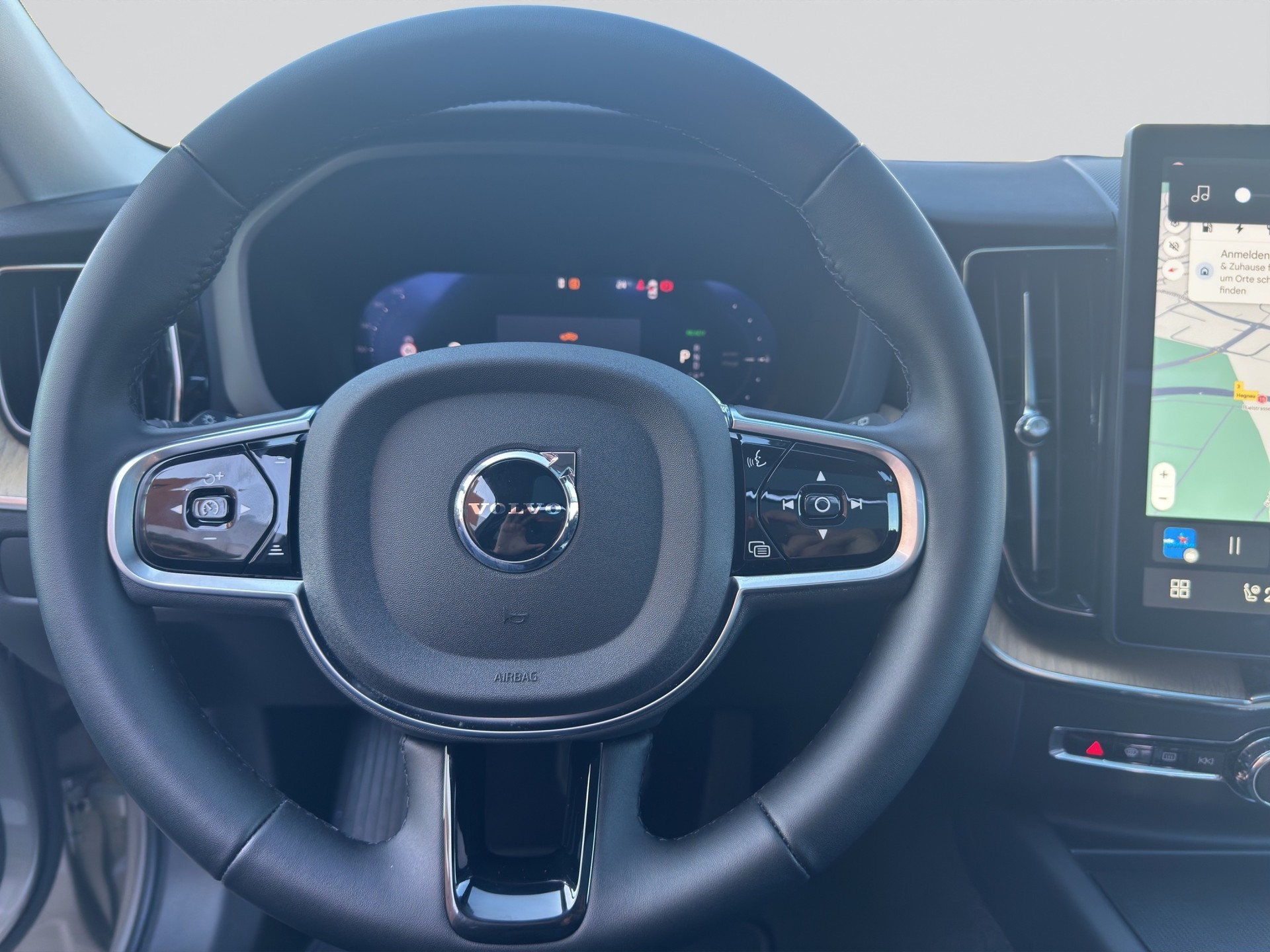 VOLVO XC60 T6 eAWD PluginHybrid Plus Dark Geartronic-image-13