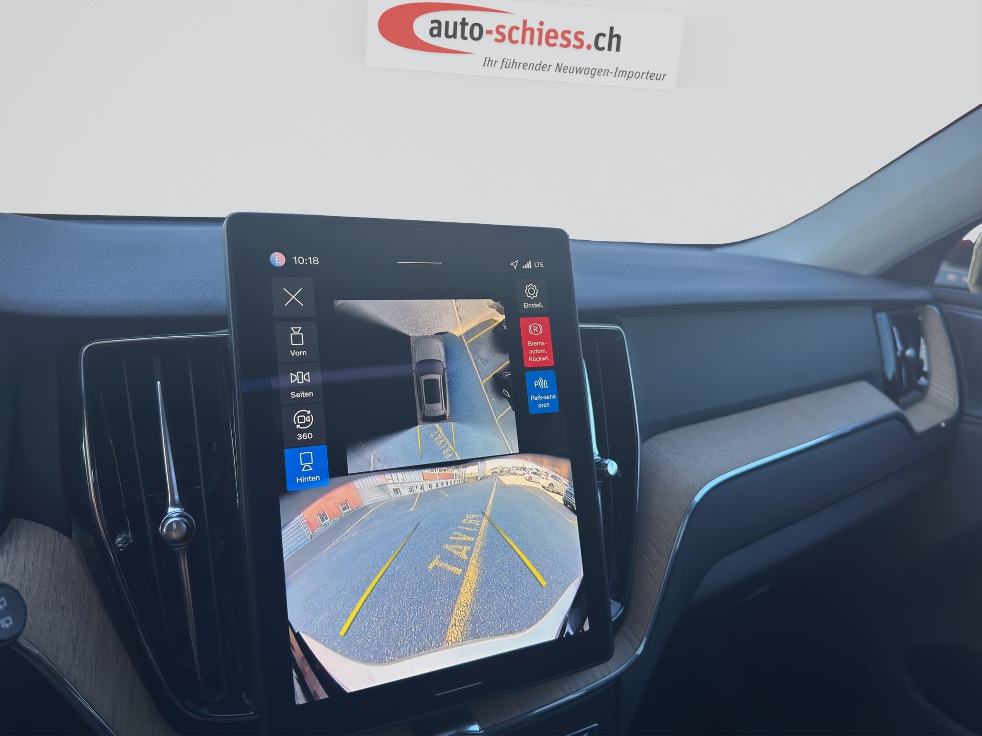 VOLVO XC60 T6 eAWD PluginHybrid Plus Dark Geartronic-image-16
