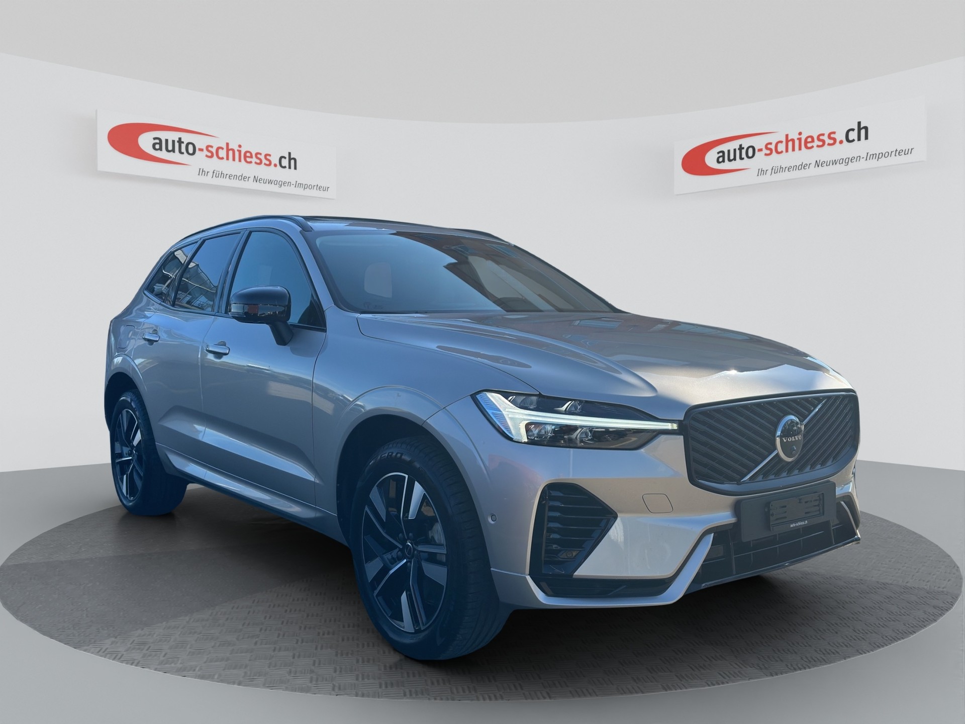 VOLVO XC60 T6 eAWD PluginHybrid Plus Dark Geartronic-image-0