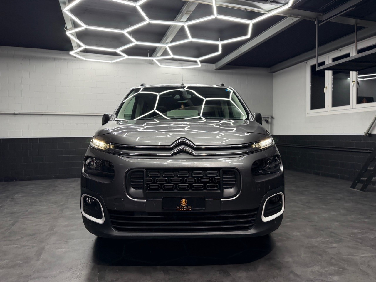 CITROEN Berlingo 1.5 BlueHDi Shine | Glasdach | Beidseitige Schiebetüren | Anhängerkupplung | Rückfahrkamera-image-1