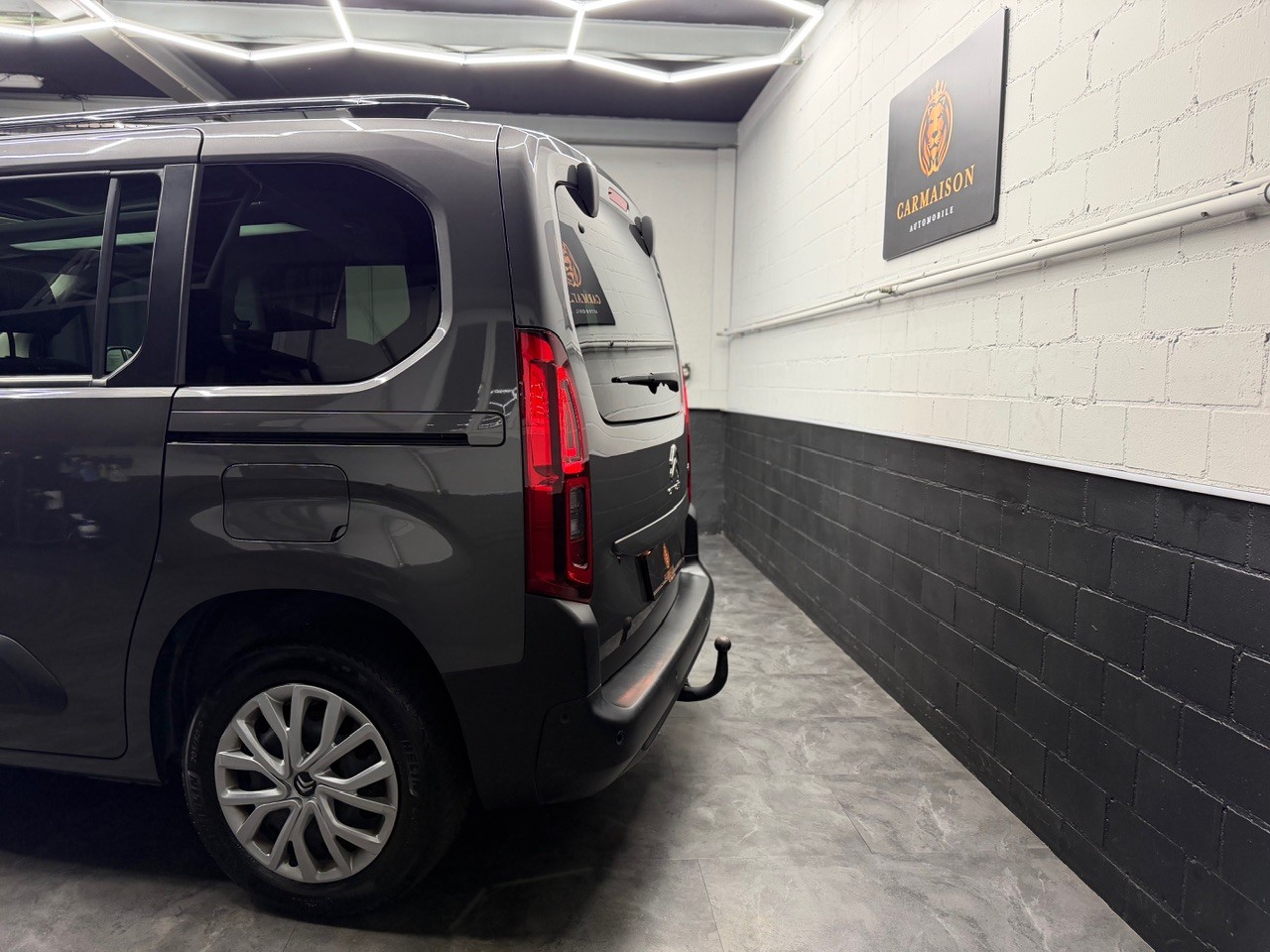 CITROEN Berlingo 1.5 BlueHDi Shine | Glasdach | Beidseitige Schiebetüren | Anhängerkupplung | Rückfahrkamera-image-3