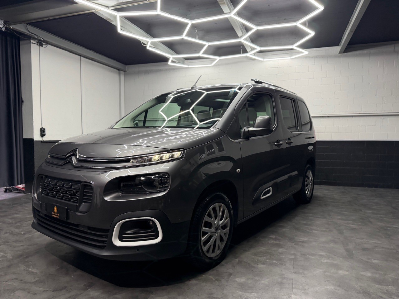 CITROEN Berlingo 1.5 BlueHDi Shine | Glasdach | Beidseitige Schiebetüren | Anhängerkupplung | Rückfahrkamera-image-2
