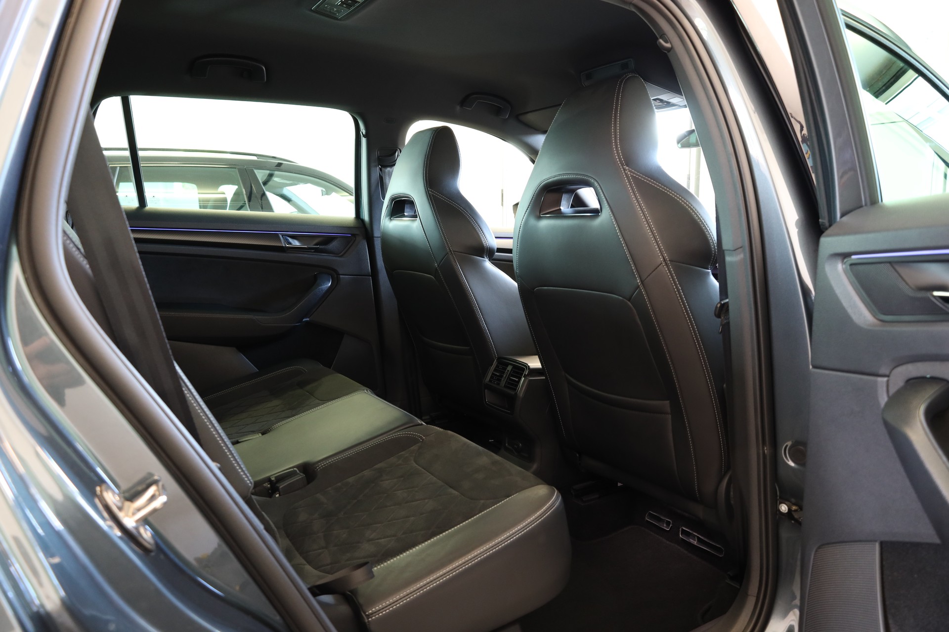 SKODA Kodiaq 2.0 TDI SCR SportLine 4x4 DSG-image-25