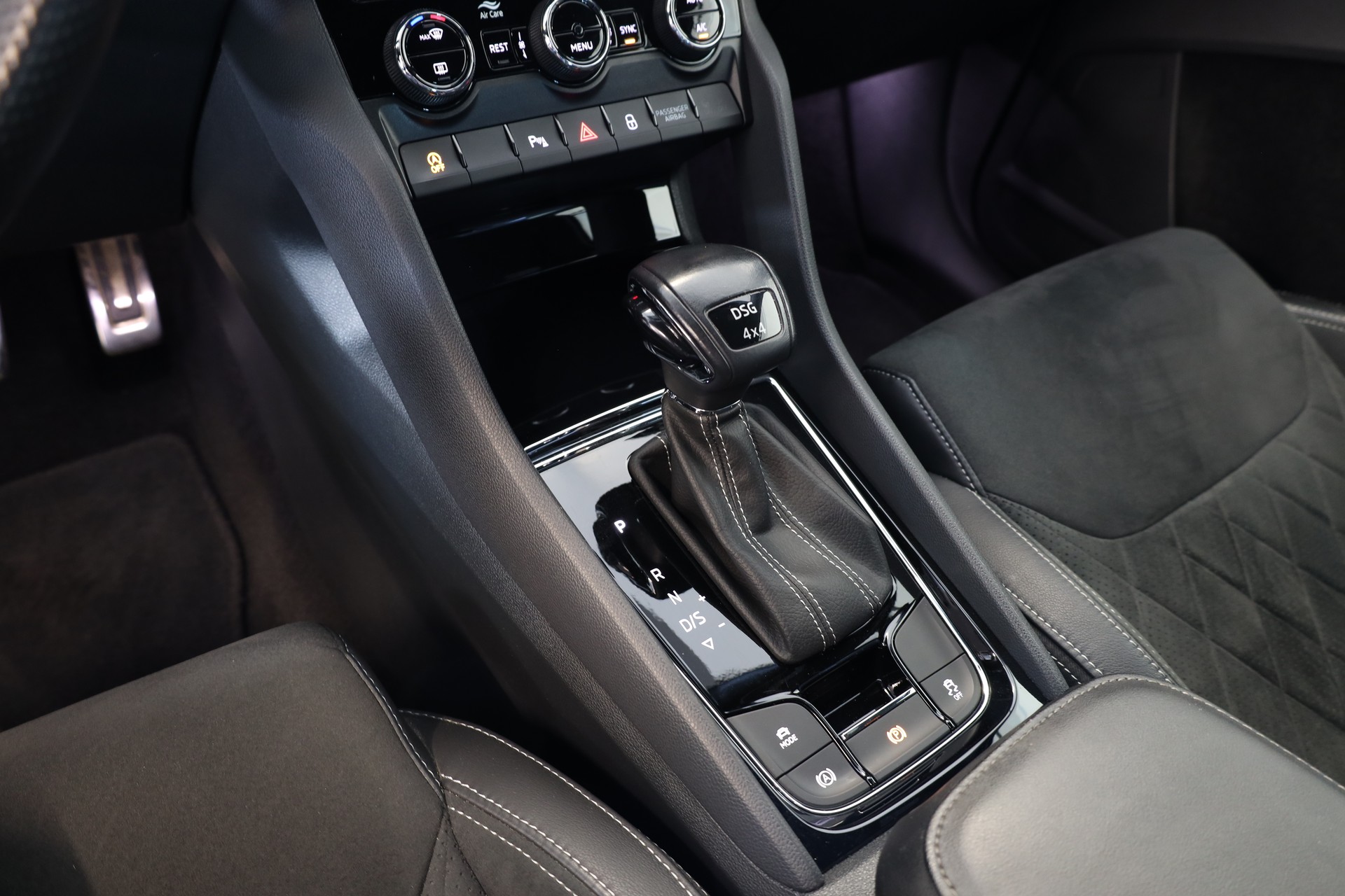 SKODA Kodiaq 2.0 TDI SCR SportLine 4x4 DSG-image-18
