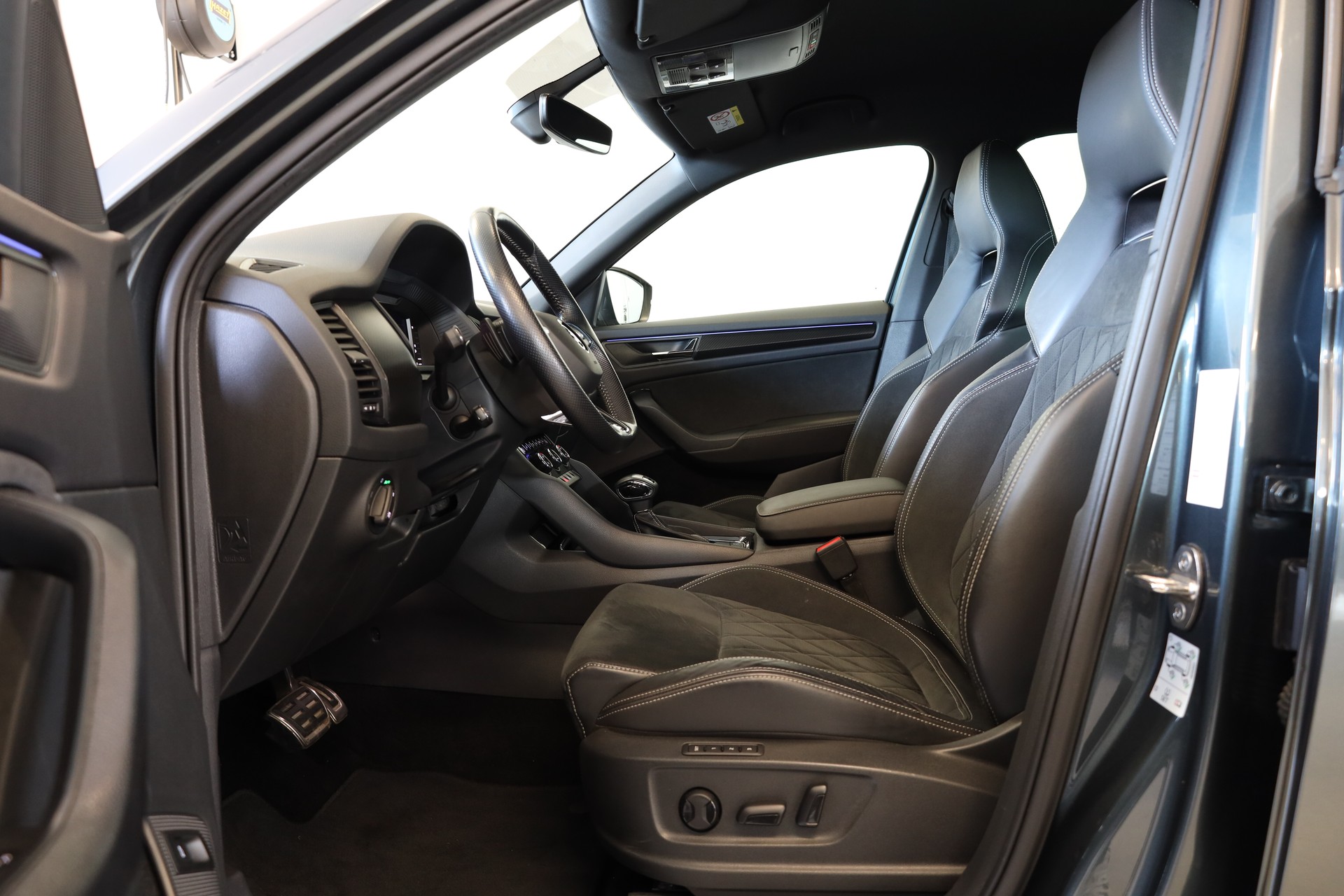 SKODA Kodiaq 2.0 TDI SCR SportLine 4x4 DSG-image-8