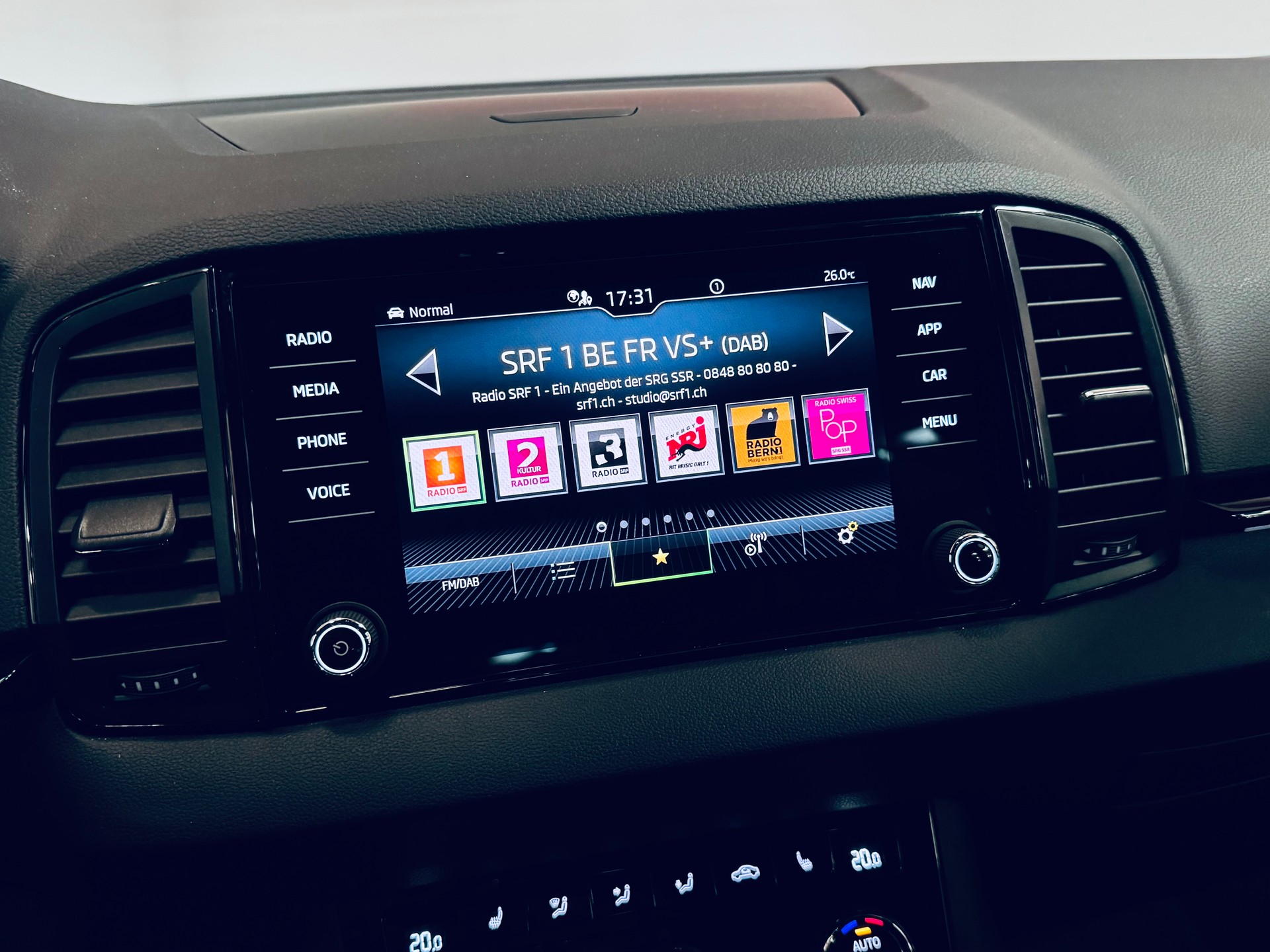 SKODA Karoq 2.0 TSI SportLine 4x4 DSG-image-20