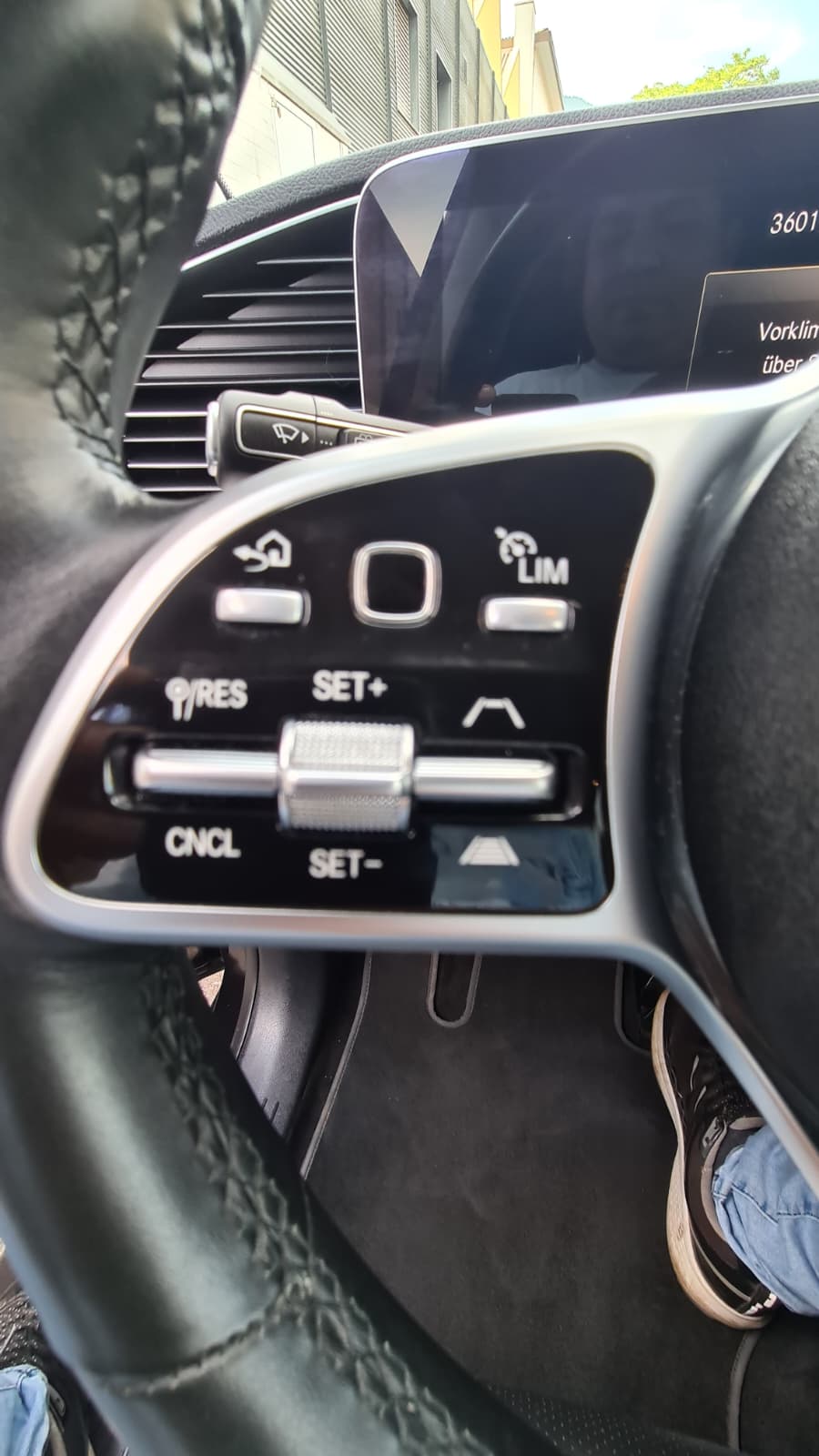 MERCEDES-BENZ GLE 350 e 4Matic 9G-Tronic ** 333 PS ** Voll-Leder ** Gr-Navi ** RF-Kamera 360° ** Anh-Kupplung ** Abstandsregelsysteme **-image-12