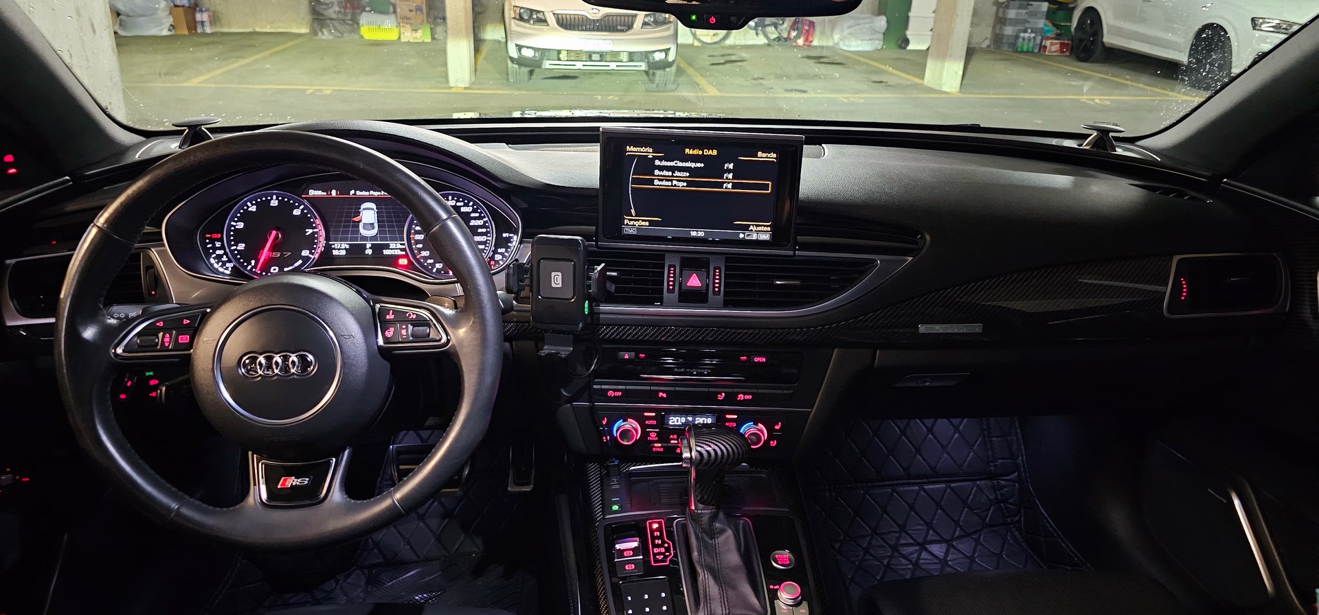 AUDI 4.0 V8 TFSI quattro T-Tronic-image-3
